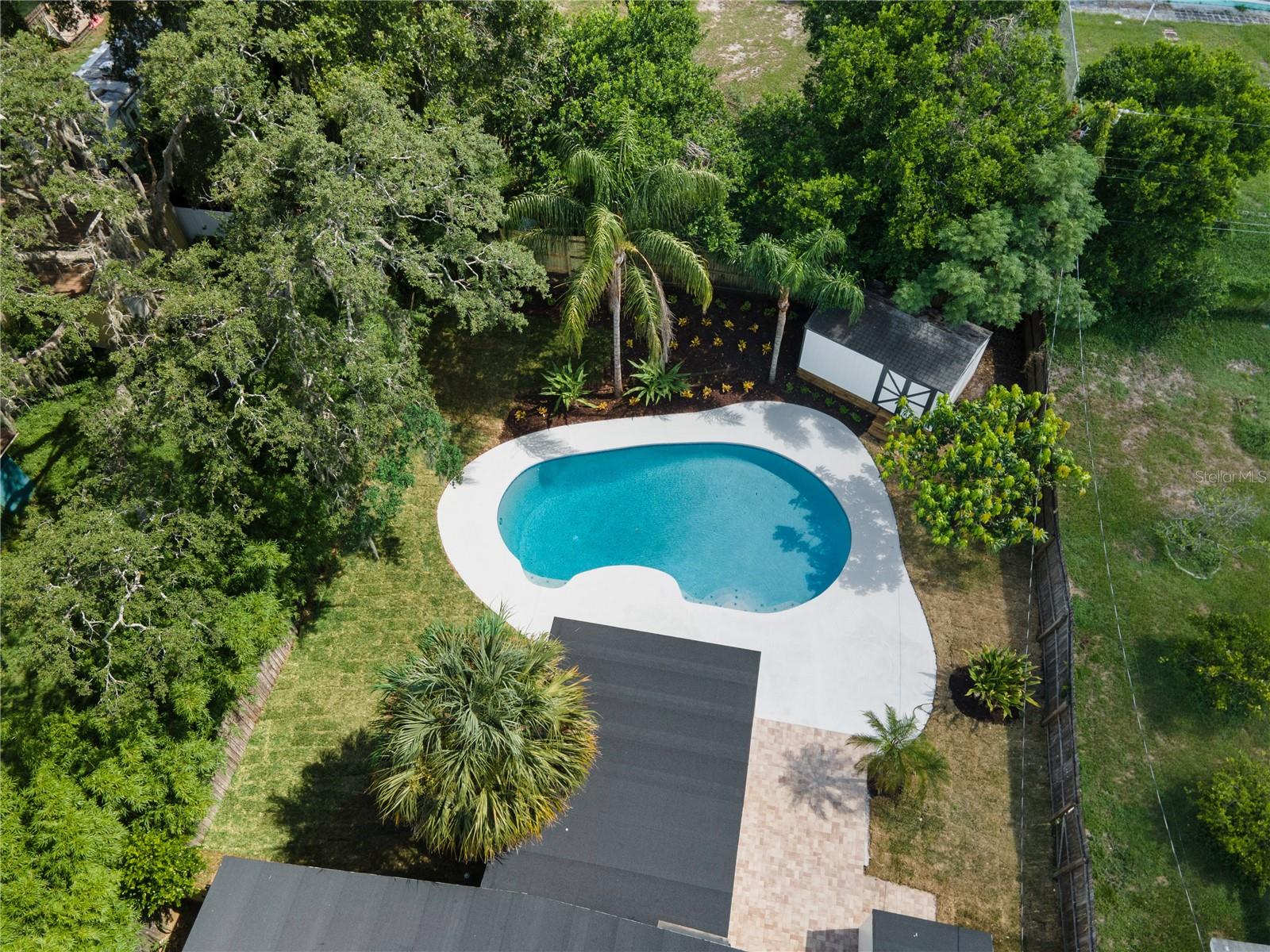 Image 33 of 37 For 742 Canovia Avenue