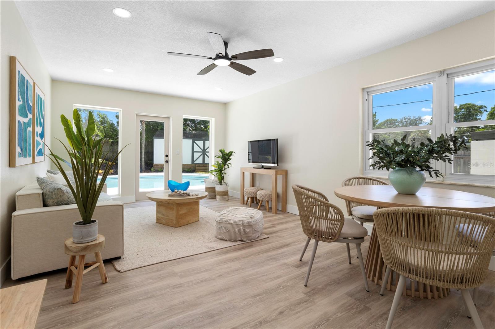 Image 6 of 37 For 742 Canovia Avenue