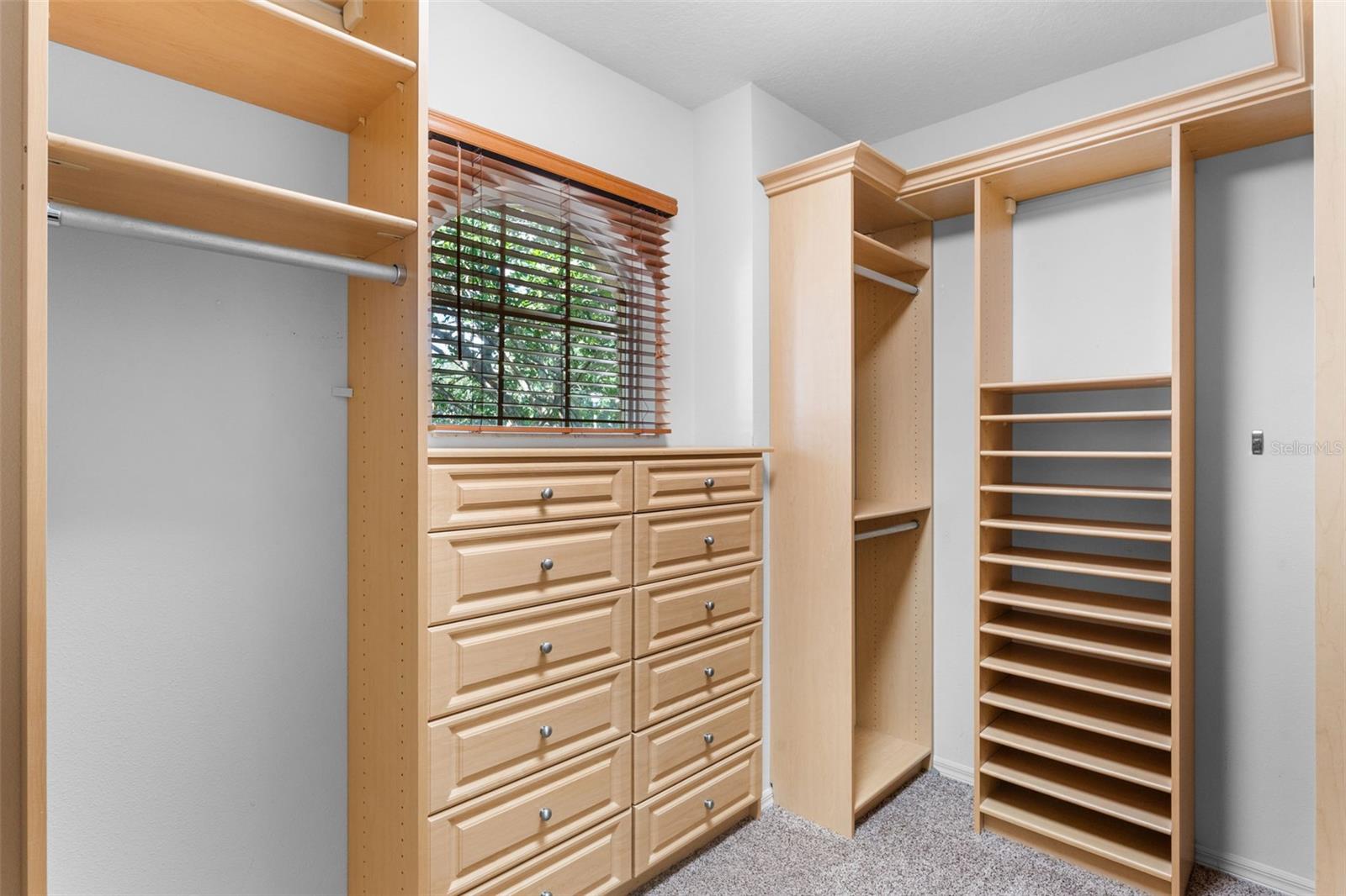 Image 15 of 34 For 13328 Paloma Drive