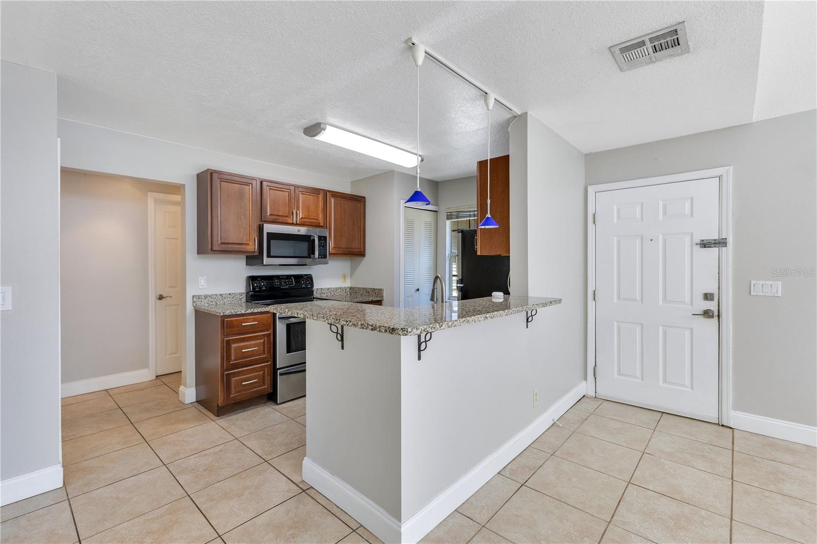 Image 12 of 26 For 955 Forest Ridge Court 203