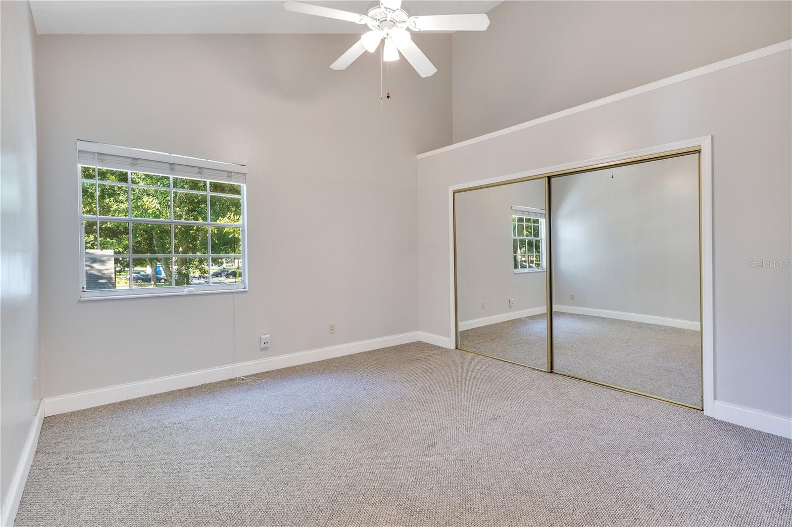 Image 17 of 26 For 955 Forest Ridge Court 203