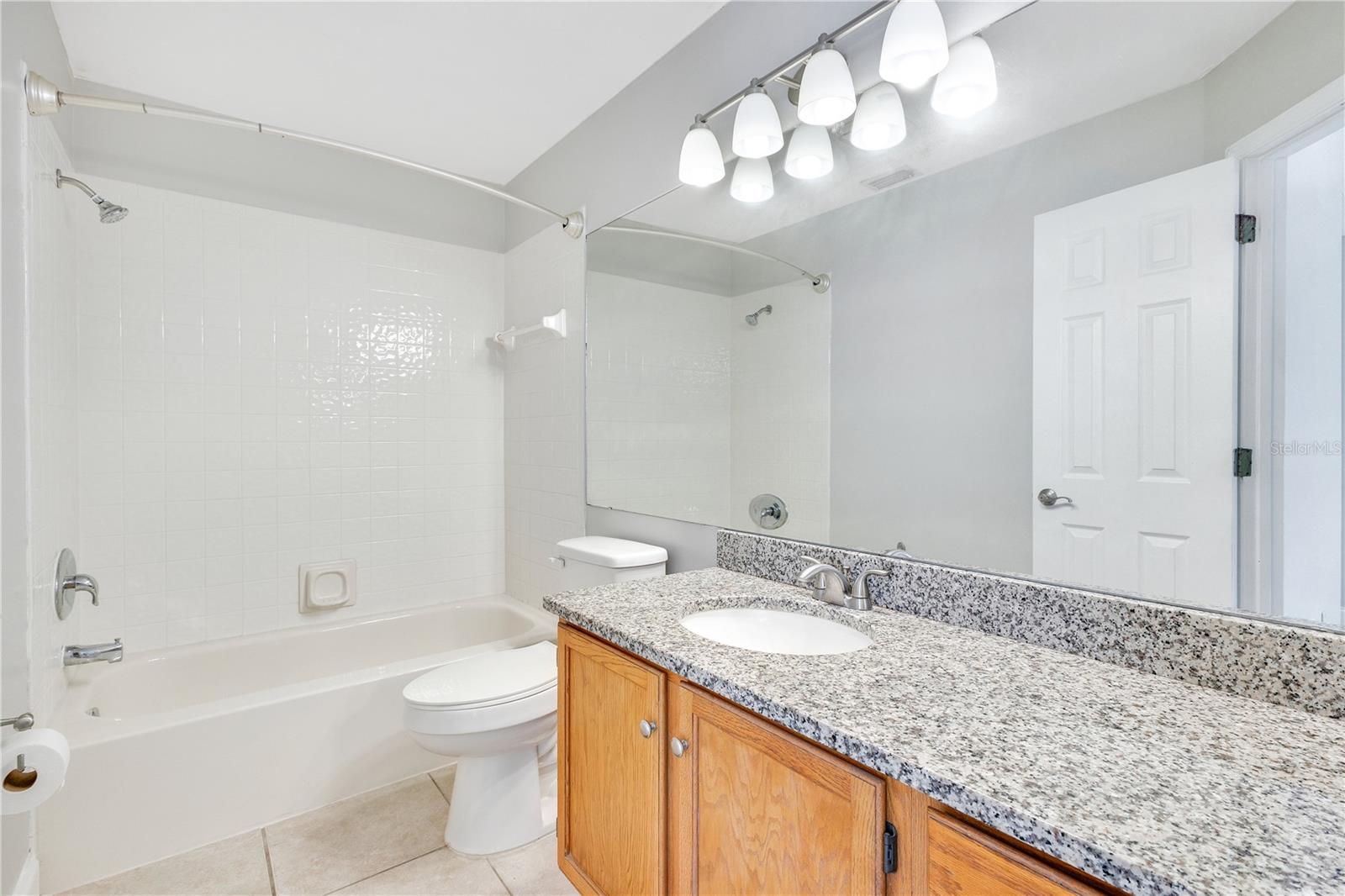 Image 18 of 26 For 955 Forest Ridge Court 203