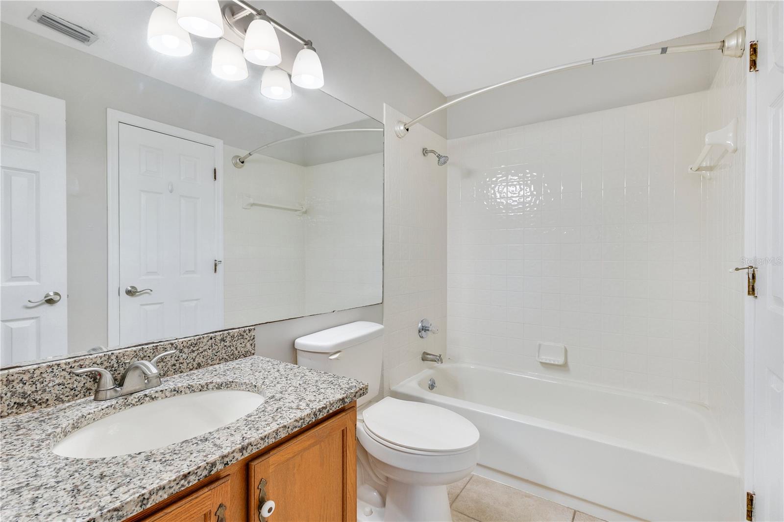 Image 19 of 26 For 955 Forest Ridge Court 203