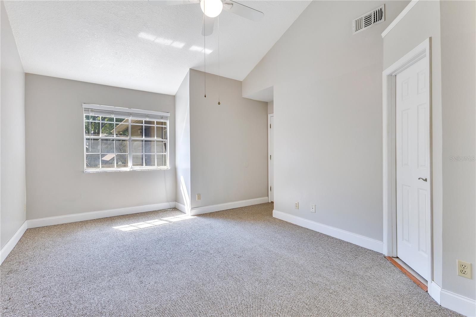Image 20 of 26 For 955 Forest Ridge Court 203