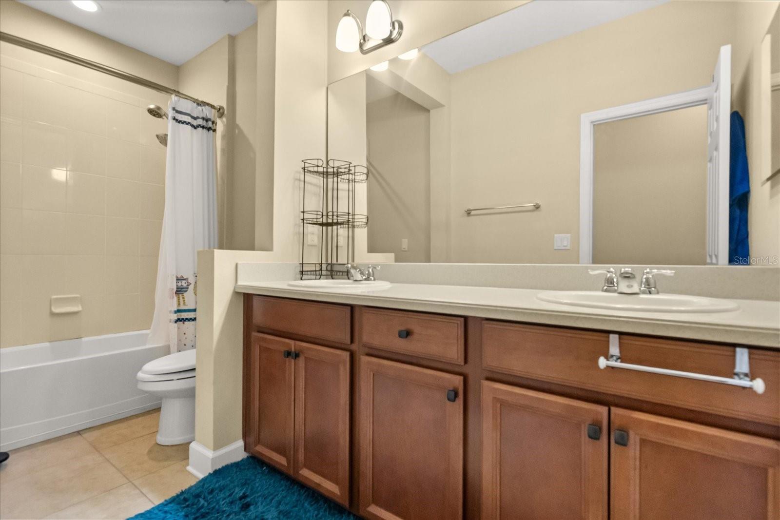 Image 19 of 52 For 11807 Cross Vine Drive