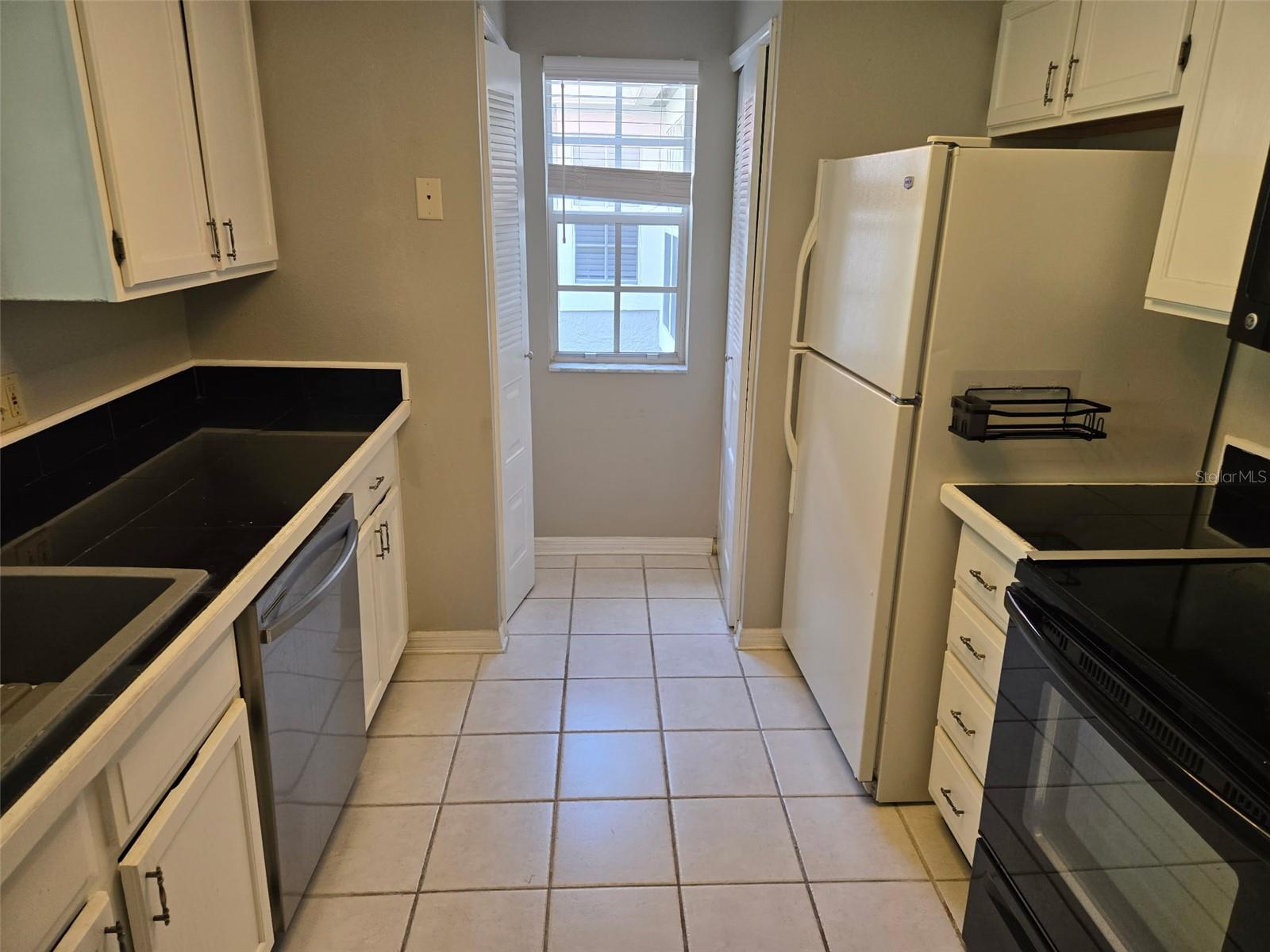 Image 6 of 18 For 1149 Exceller Court 207