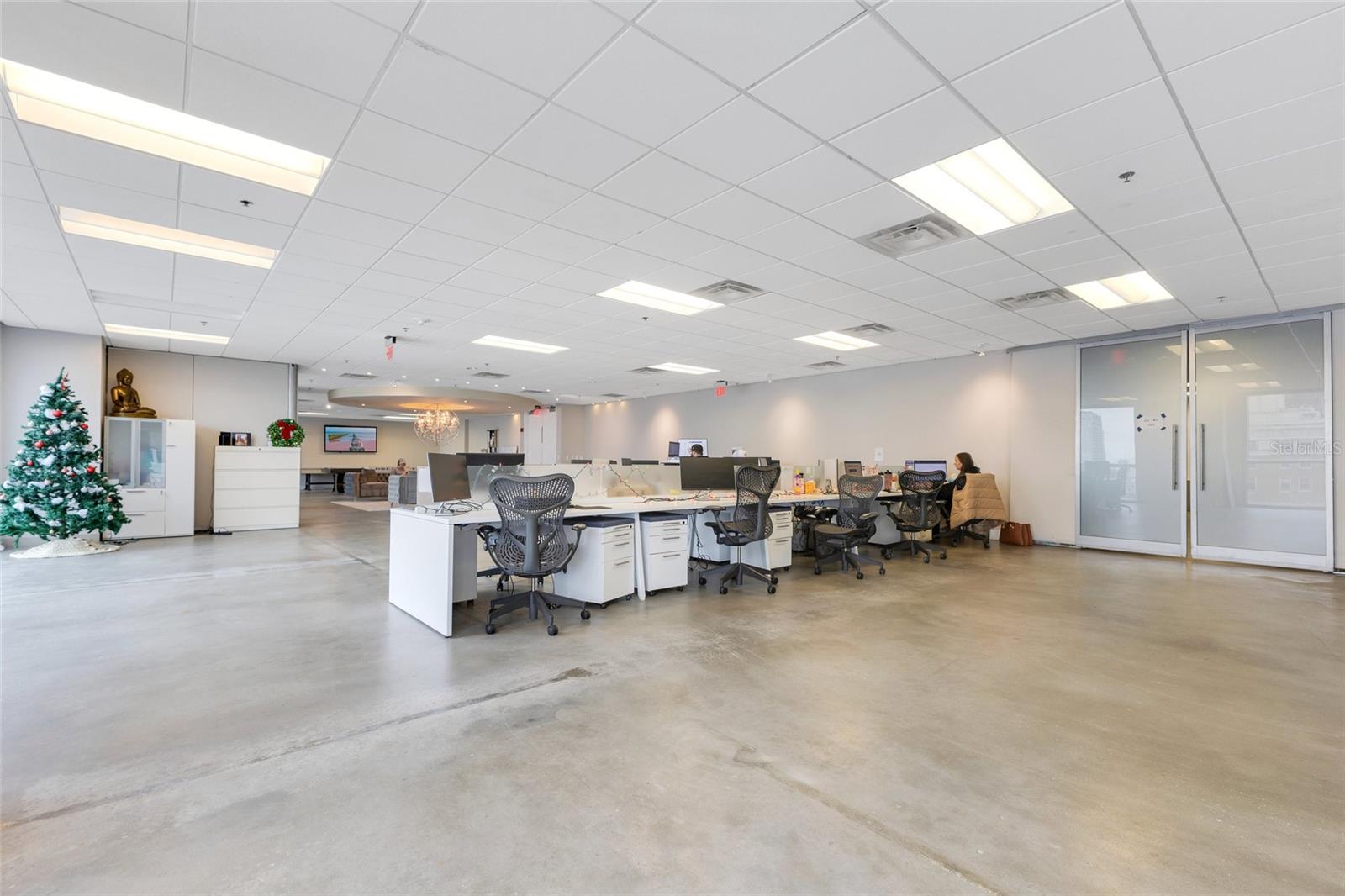 Image 15 of 20 For 121 Orange Avenue 850-880