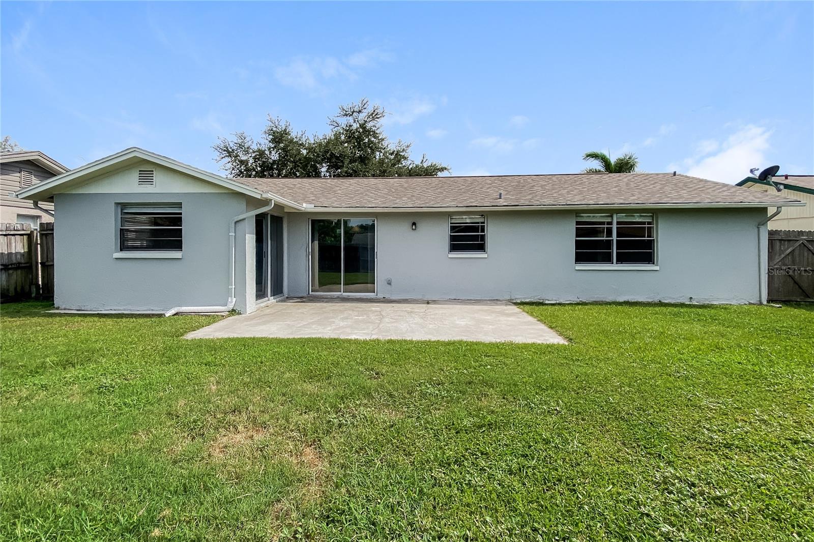 Listing photo id 14 for 7431 Belvedere Terrace