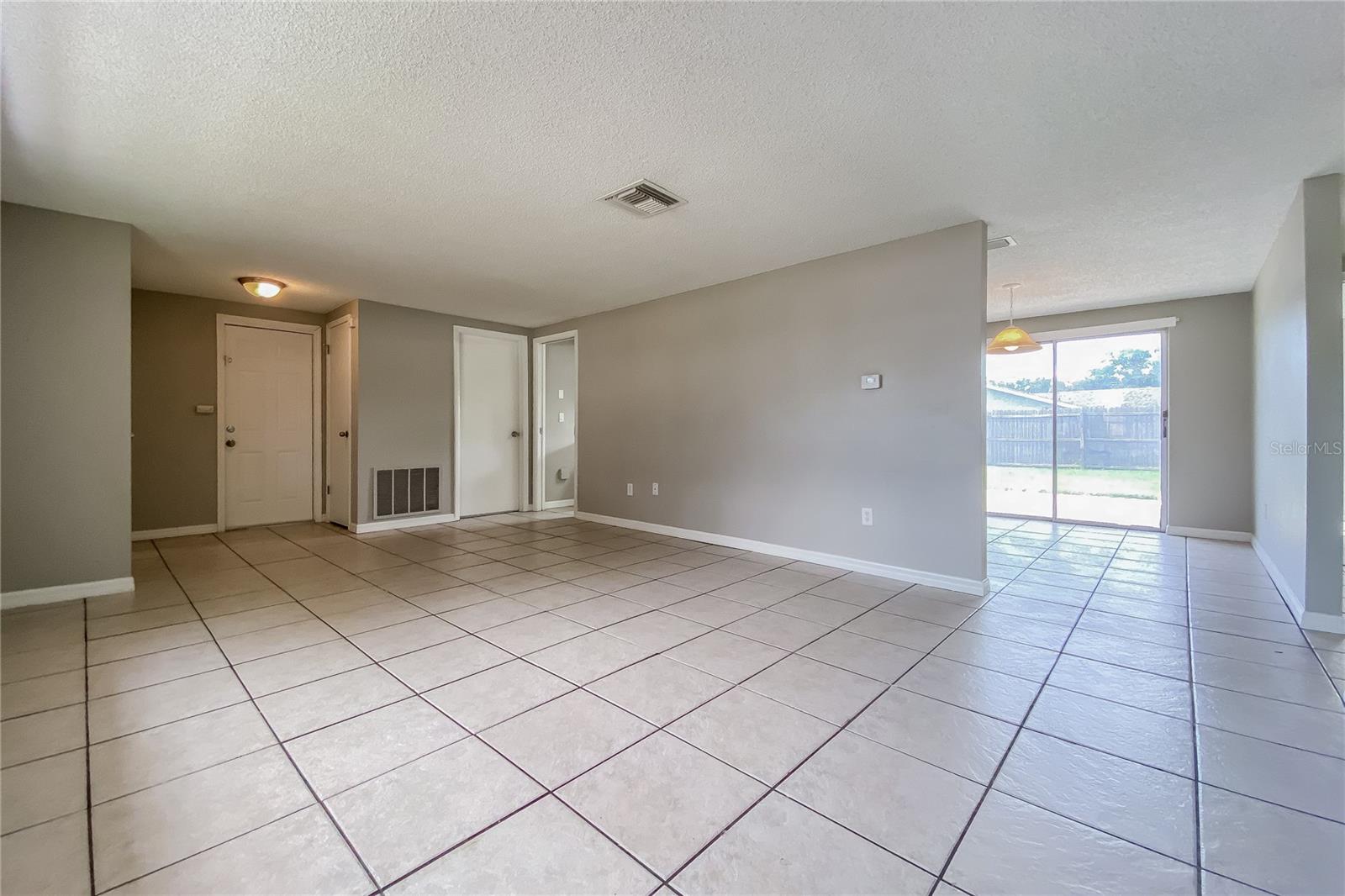 Listing photo id 2 for 7431 Belvedere Terrace