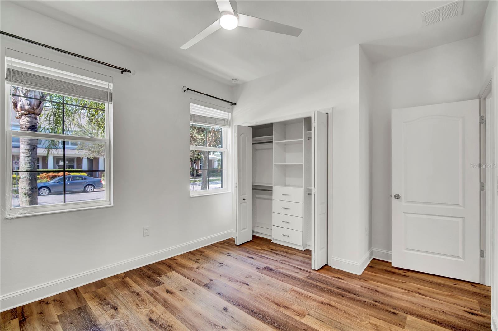 Image 11 of 33 For 15539 Murcott Blossom Boulevard