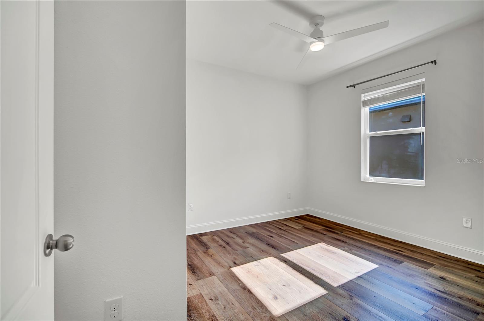 Image 13 of 33 For 15539 Murcott Blossom Boulevard