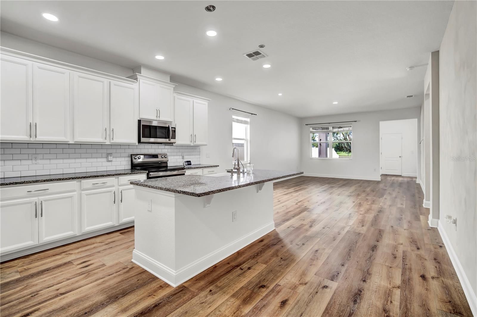 Image 15 of 33 For 15539 Murcott Blossom Boulevard