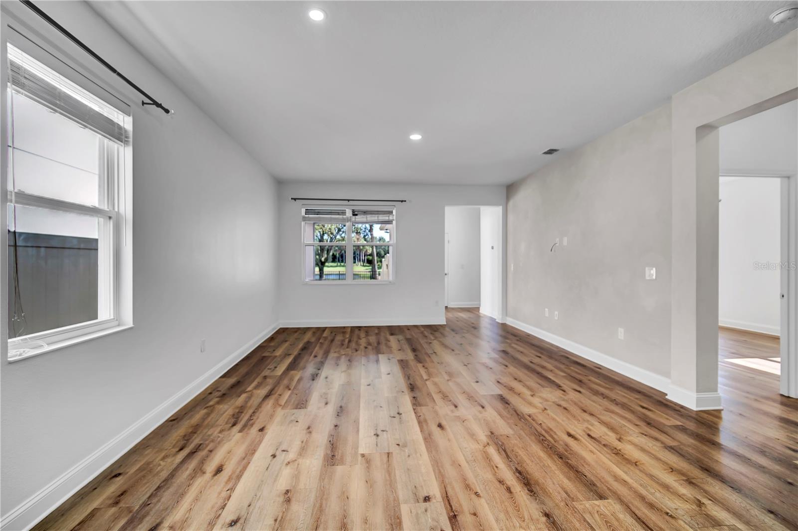 Image 20 of 33 For 15539 Murcott Blossom Boulevard