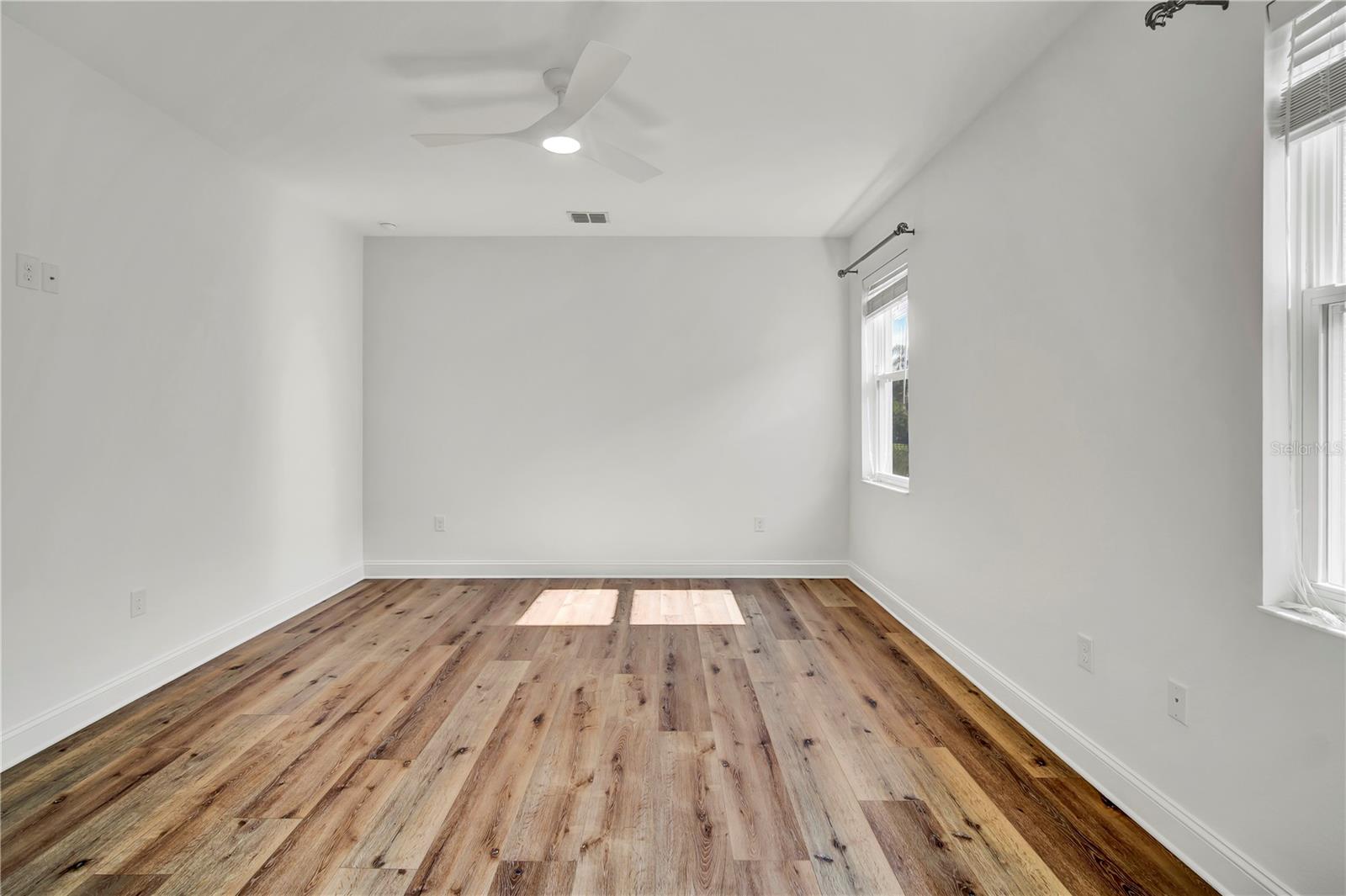 Image 22 of 33 For 15539 Murcott Blossom Boulevard