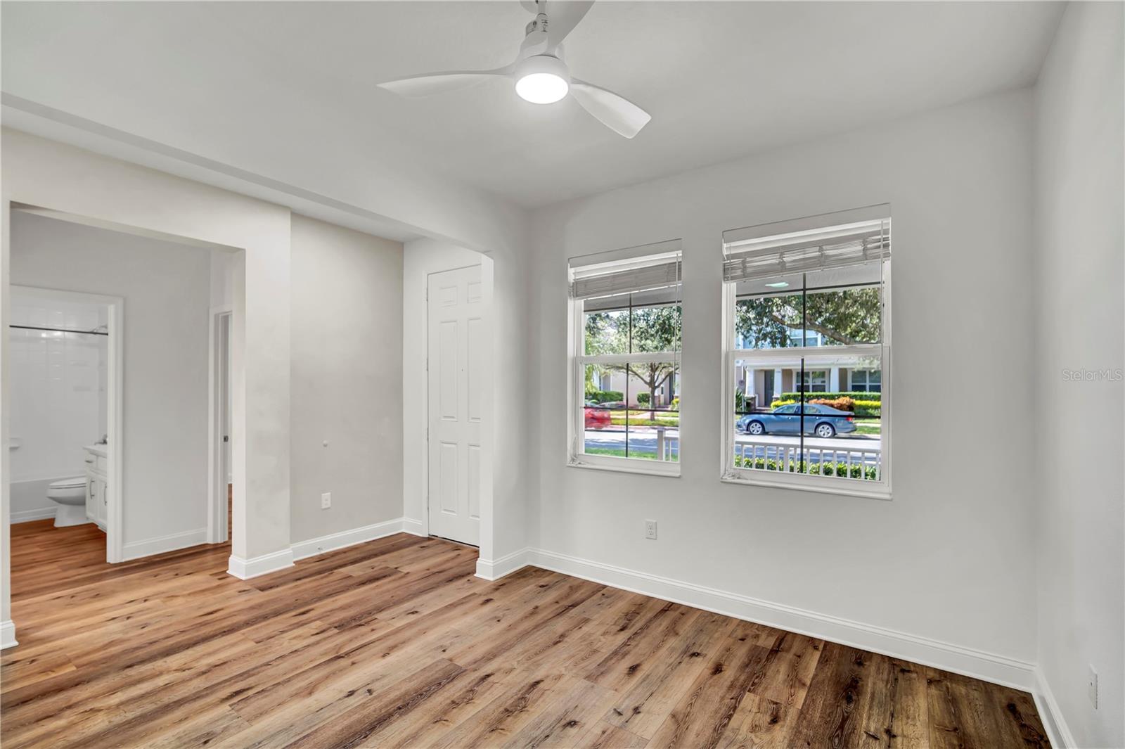 Image 9 of 33 For 15539 Murcott Blossom Boulevard