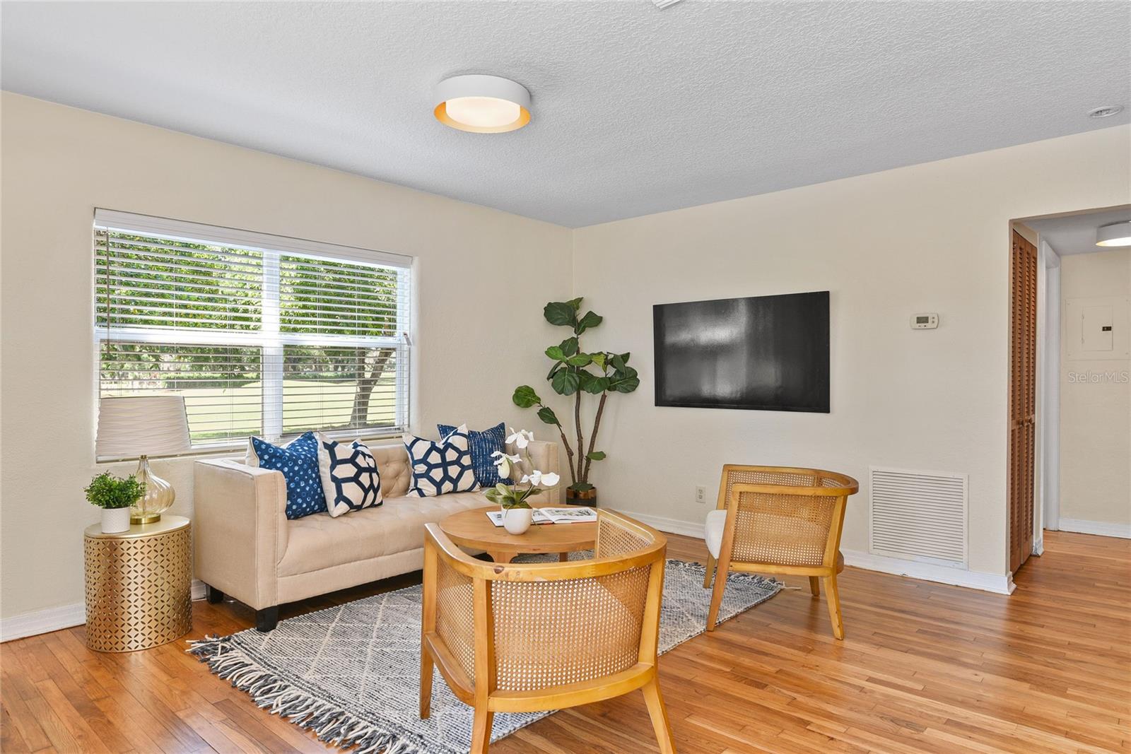 Image 6 of 38 For 1037 Virginia Avenue