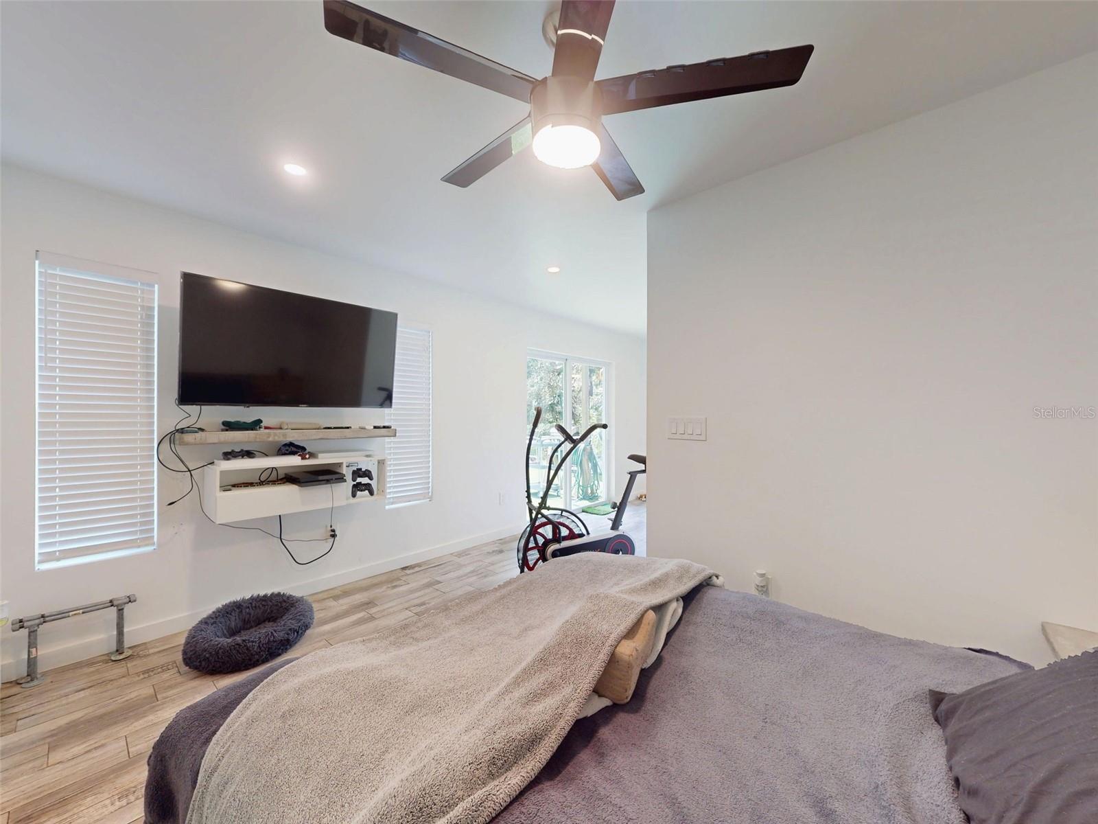 Image 33 of 78 For 811 10th Avenue