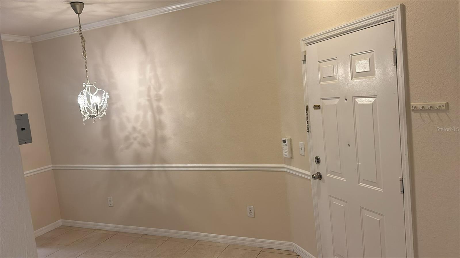 Listing photo id 2 for 3599 Conroy Road 911