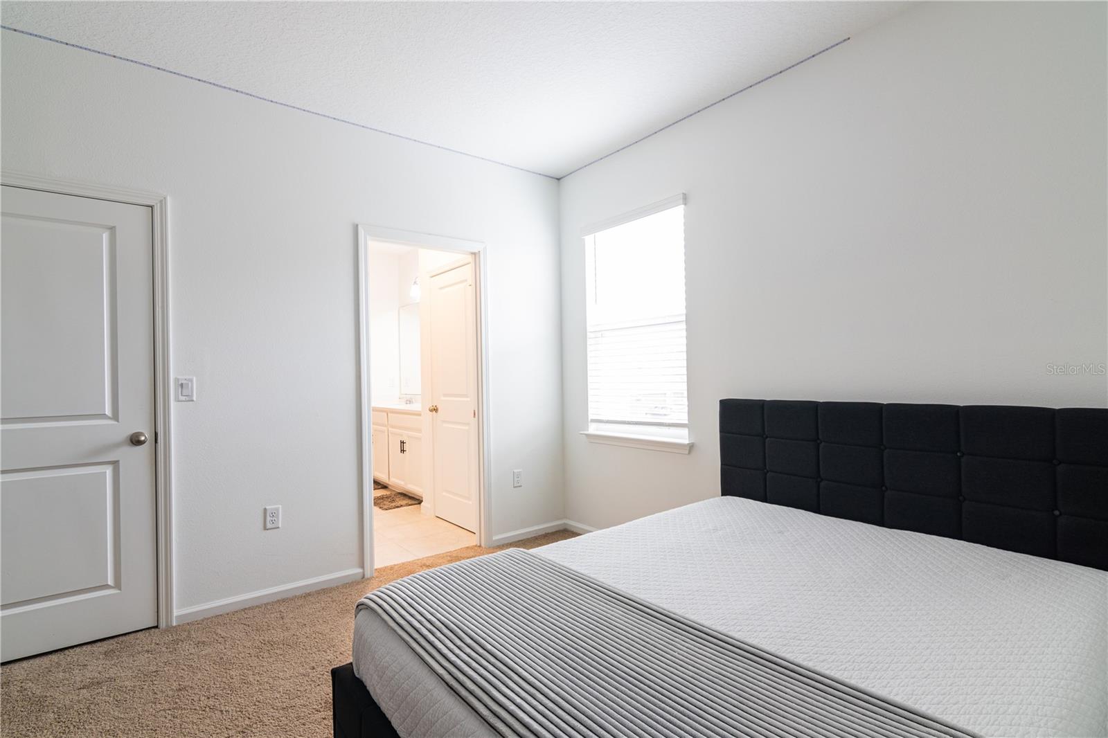 Image 42 of 96 For 4371 Renly Lane