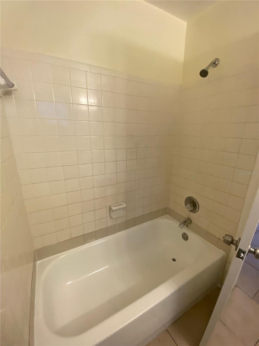 Image 10 of 18 For 500 75th Avenue N 3
