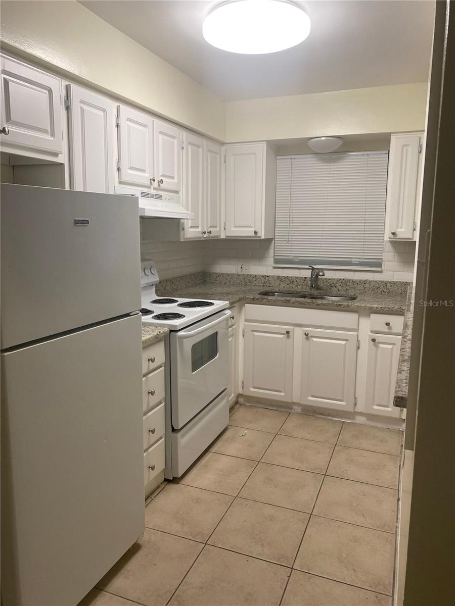 Image 5 of 18 For 500 75th Avenue N 3