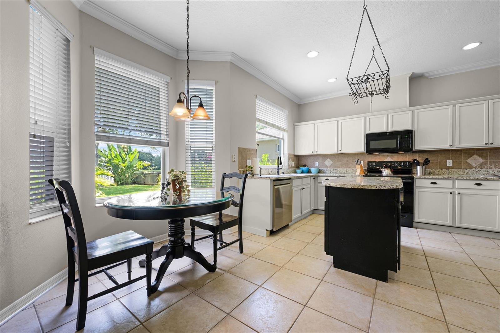 Image 11 of 38 For 615 Groves End Lane