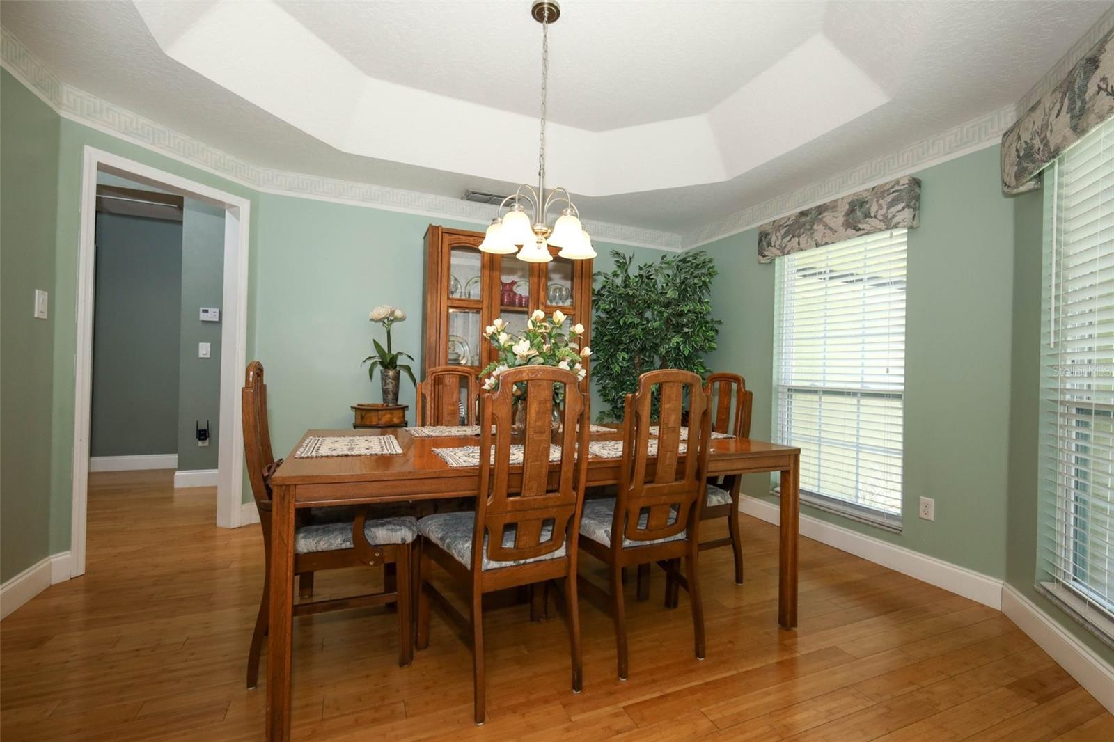 Image 10 of 54 For 1010 Pinehurst Court