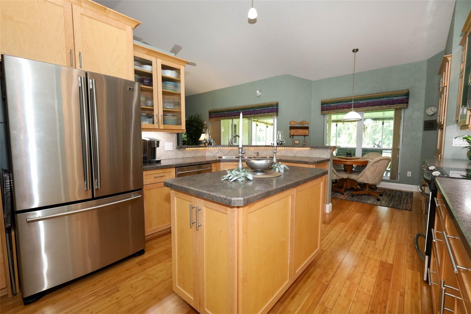 Image 14 of 54 For 1010 Pinehurst Court