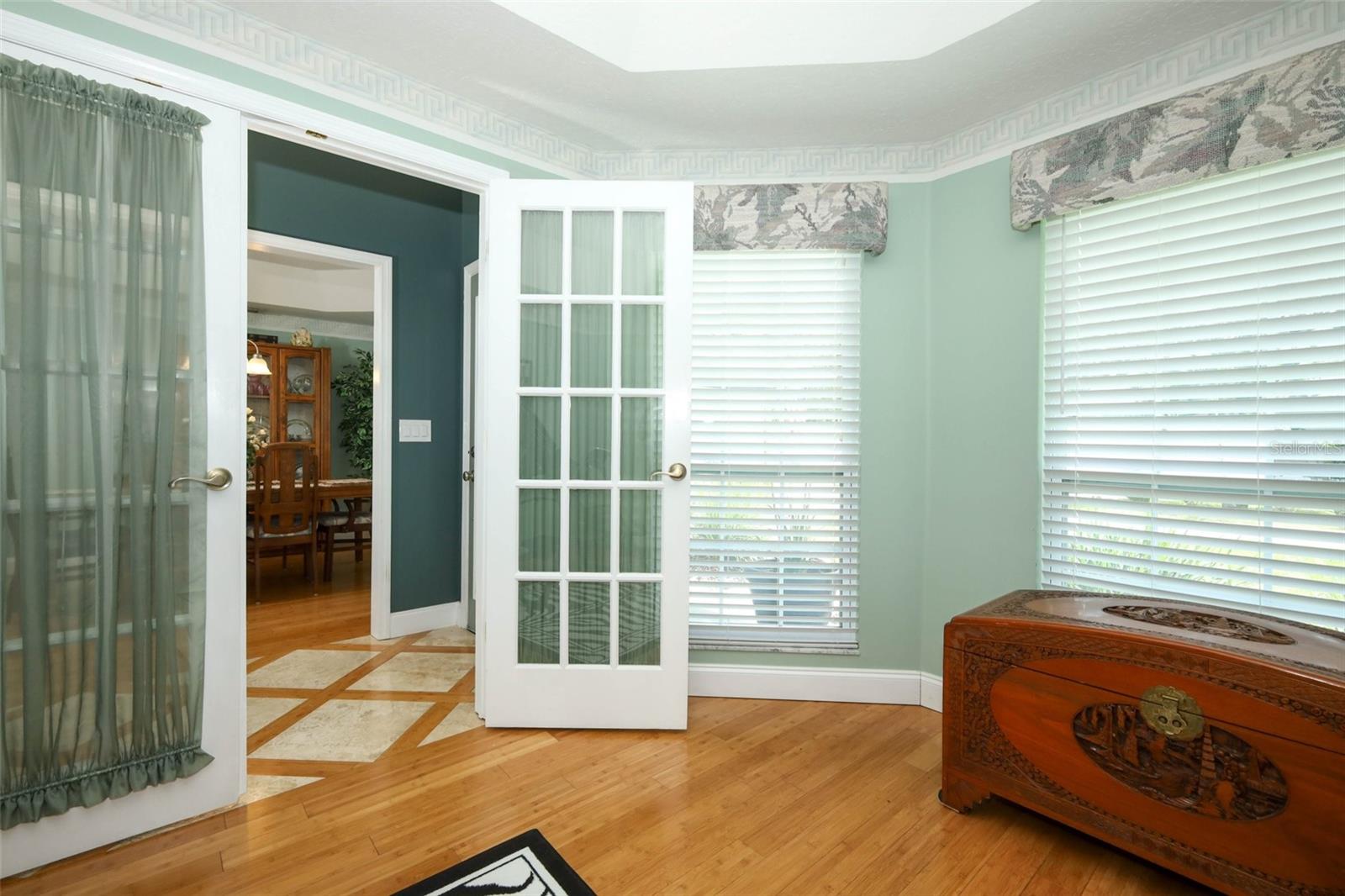 Image 7 of 54 For 1010 Pinehurst Court