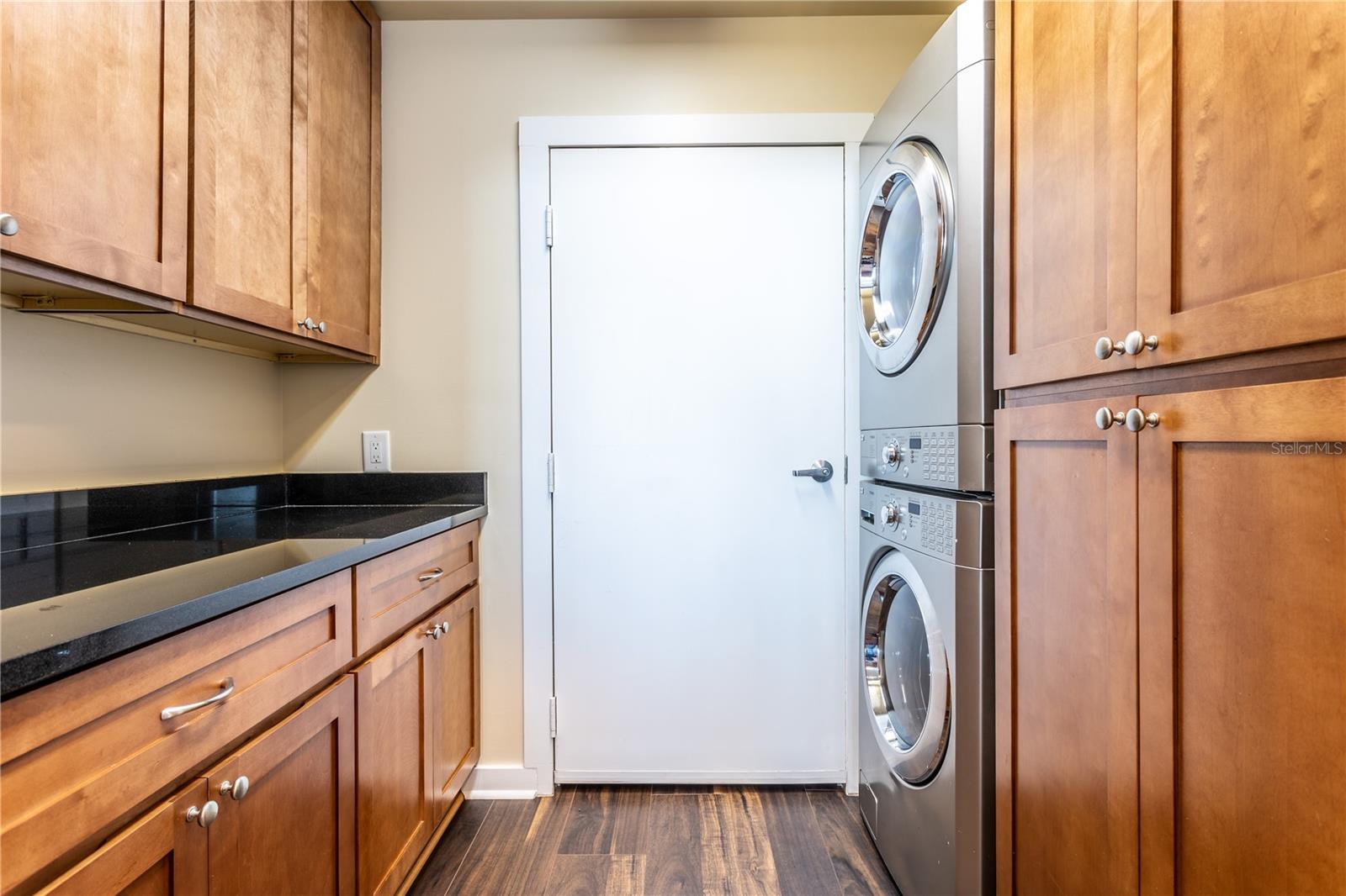 Image 10 of 50 For 525 Jackson Street 606