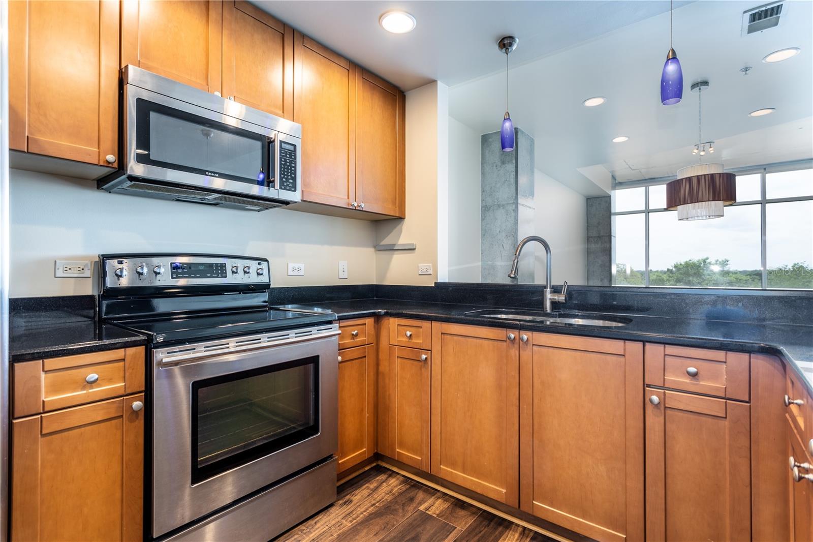 Image 7 of 50 For 525 Jackson Street 606