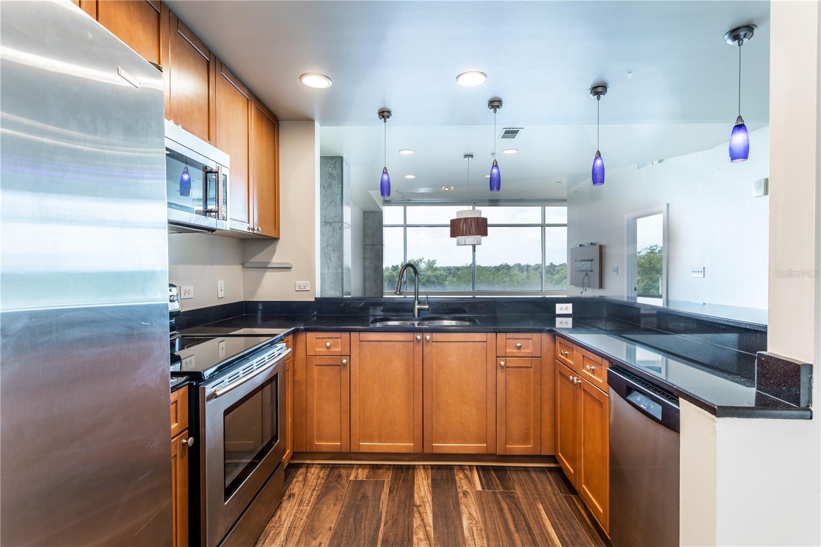 Image 8 of 50 For 525 Jackson Street 606