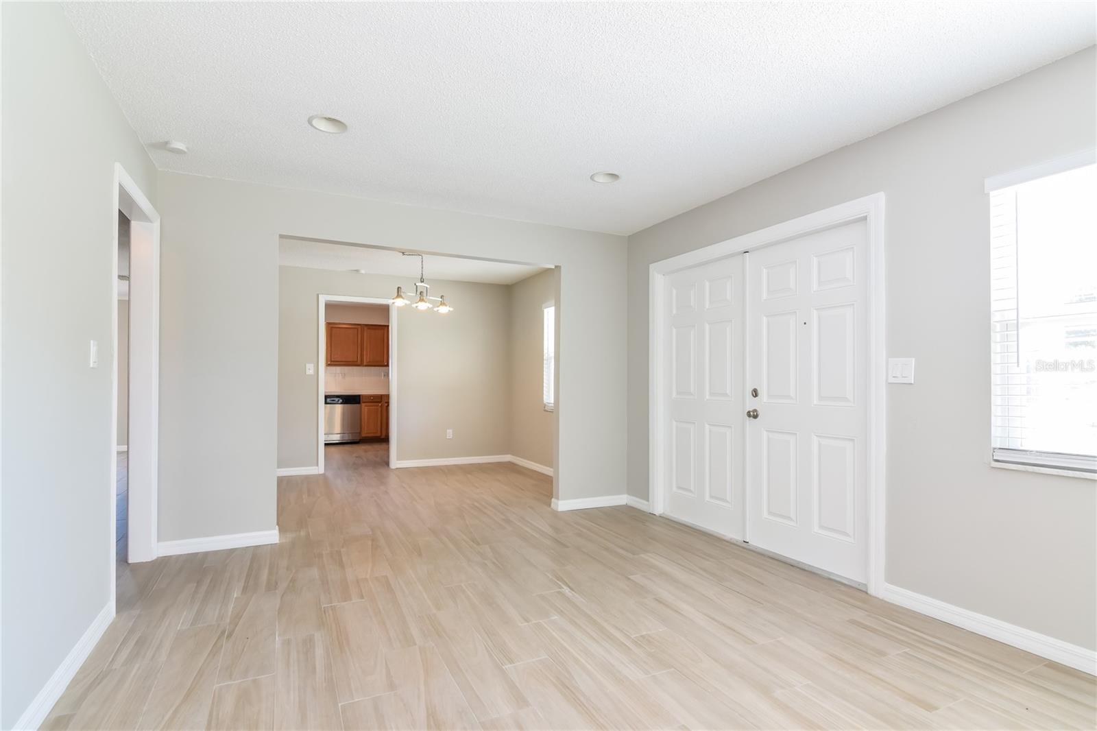 Image 3 of 16 For 2112 Sylvester Court
