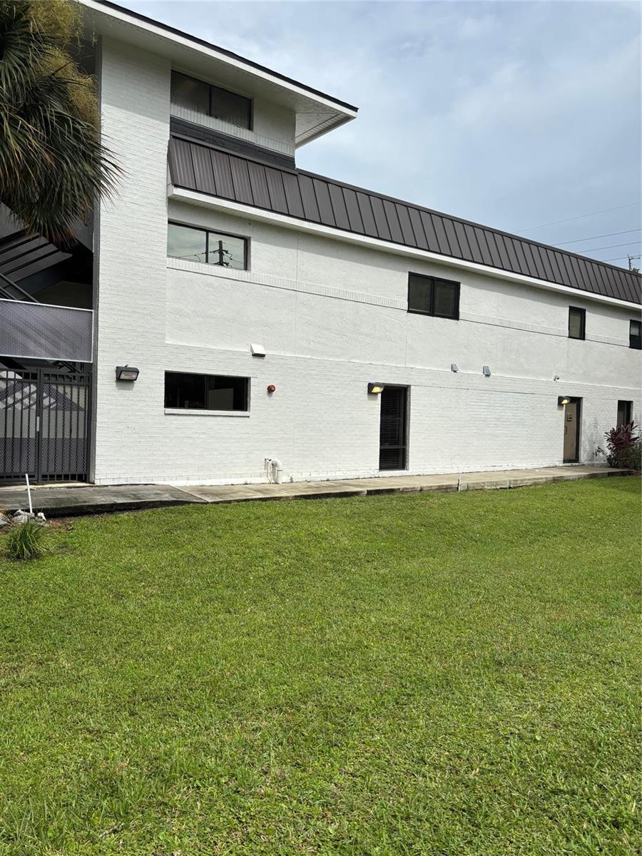 Image 4 of 54 For 701 South Street