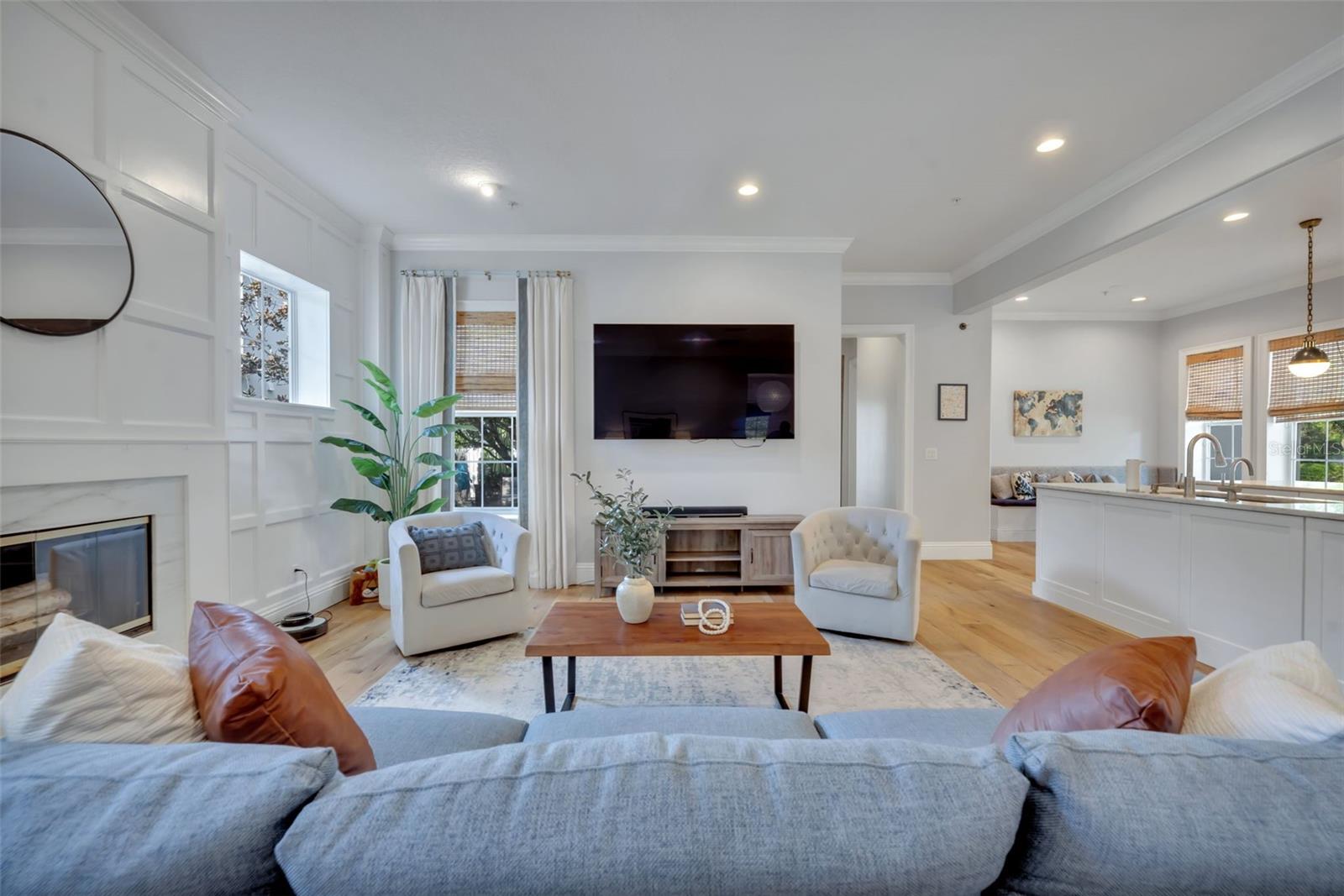 Image 12 of 52 For 2098 Osprey Avenue