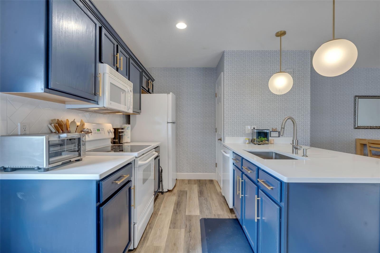 Image 34 of 52 For 2098 Osprey Avenue