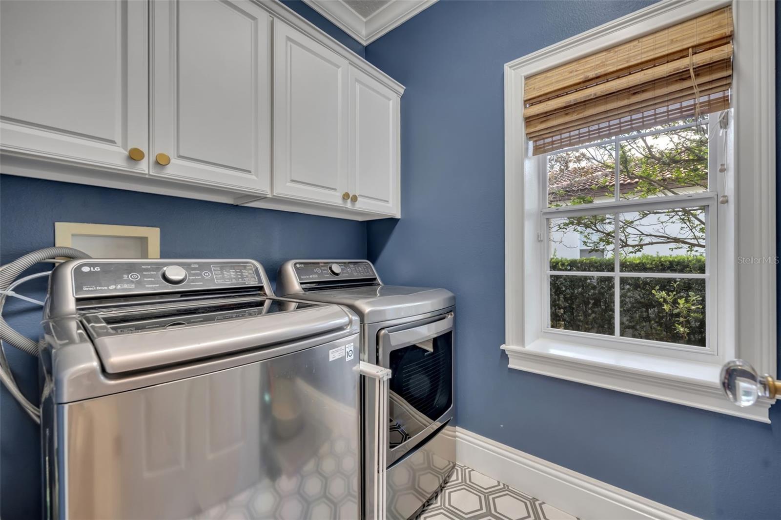 Image 39 of 52 For 2098 Osprey Avenue