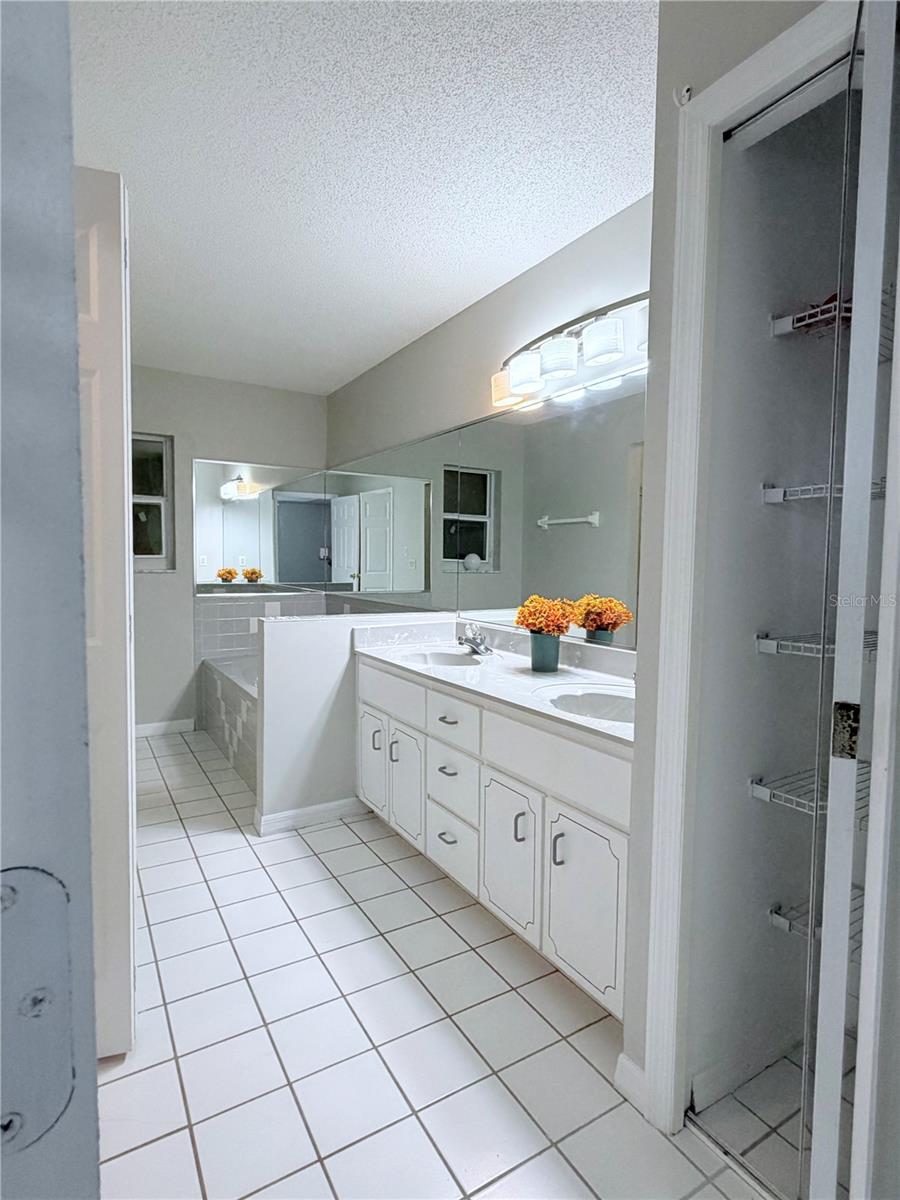 Image 24 of 36 For 30 Pinetree Drive