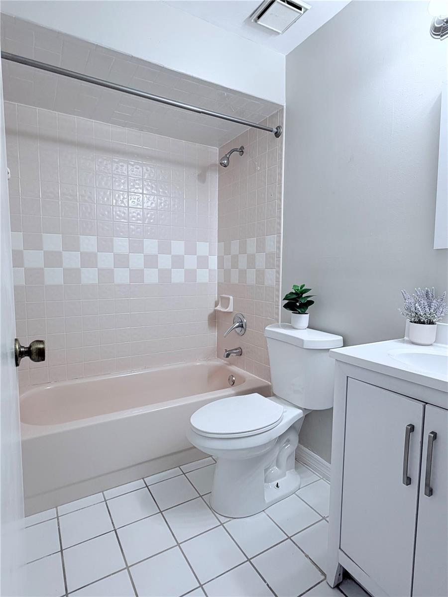 Image 27 of 36 For 30 Pinetree Drive