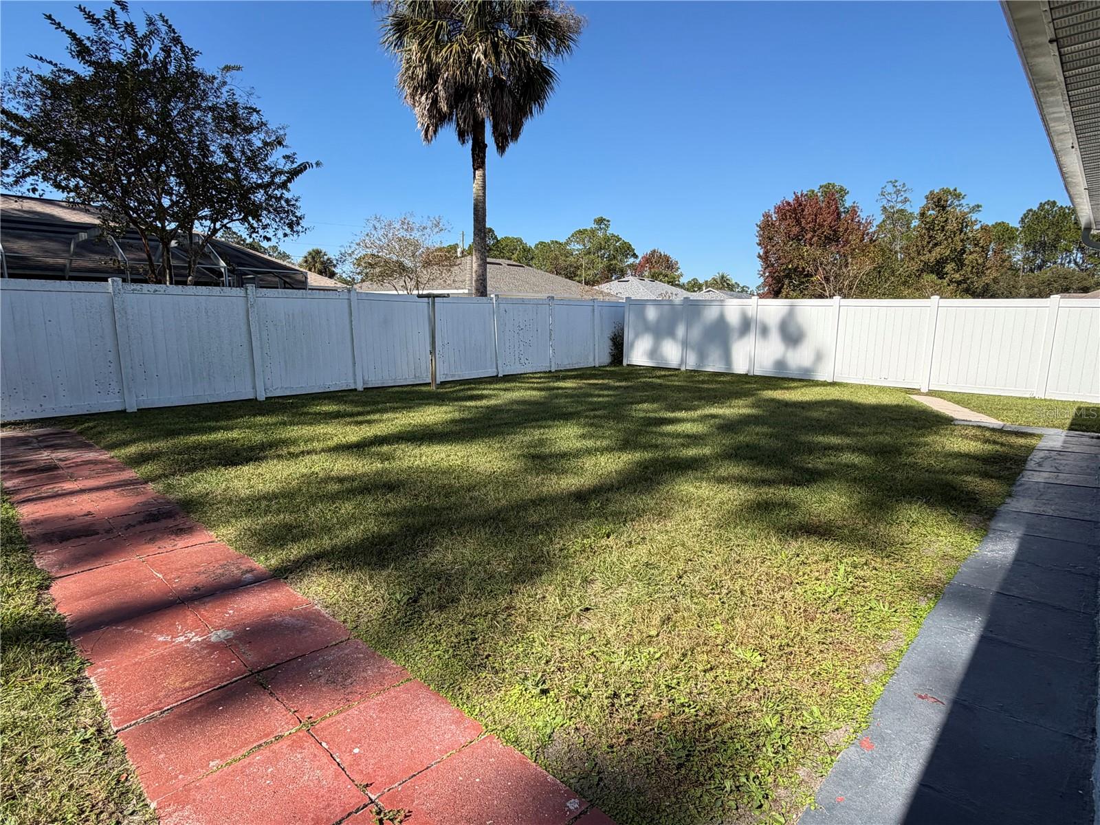 Image 32 of 36 For 30 Pinetree Drive