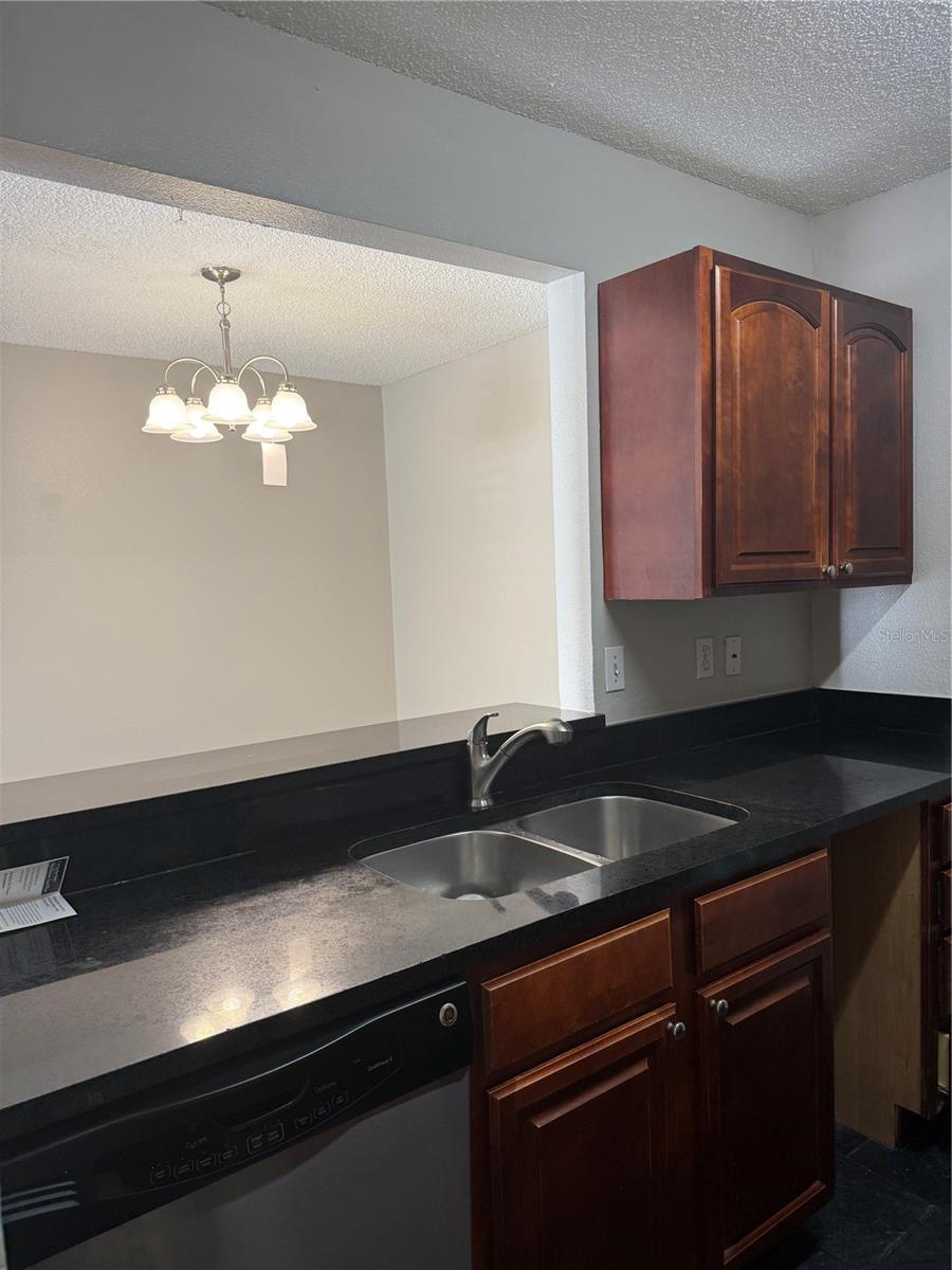 Image 3 of 18 For 2071 Dixie Belle Drive 2071m