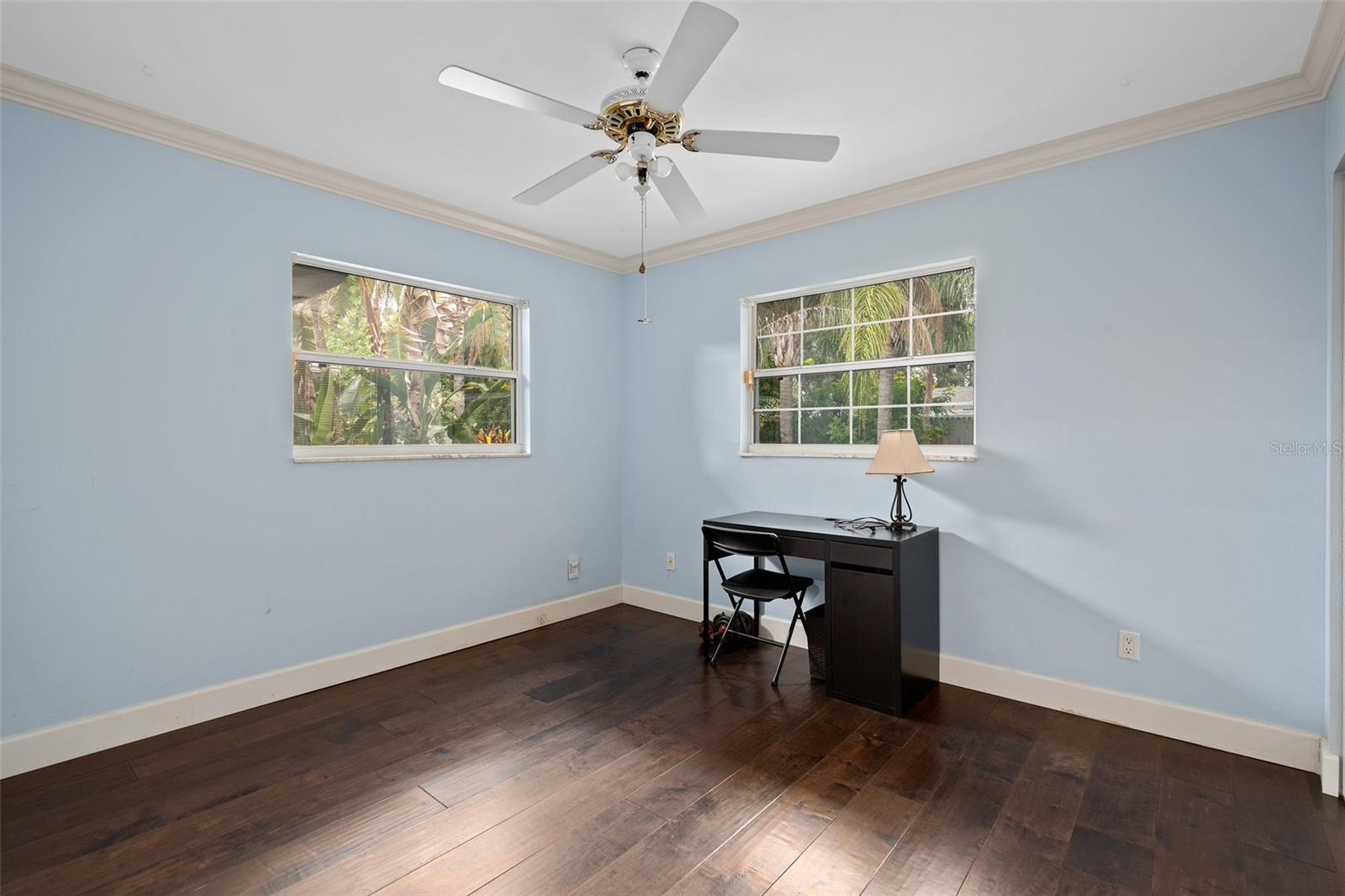 Image 11 of 35 For 744 Cornwall Road