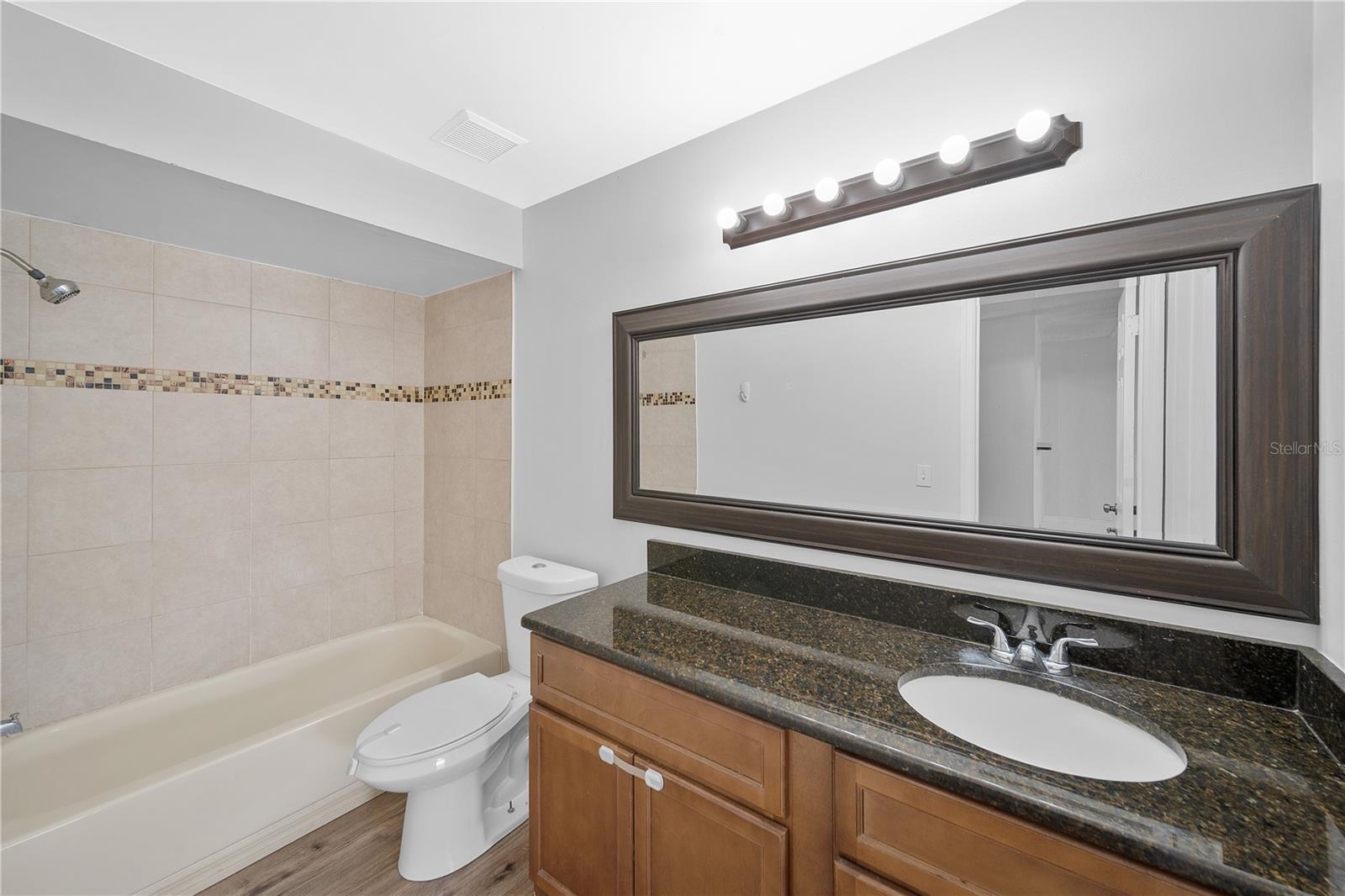 Image 14 of 25 For 86 Silver Park Circle