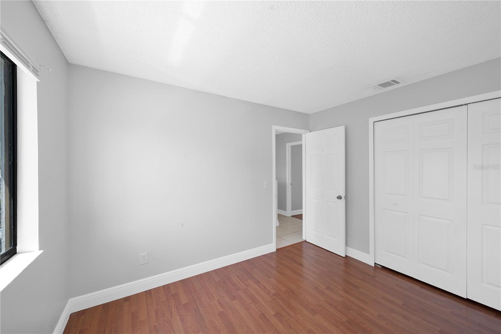Image 17 of 25 For 86 Silver Park Circle