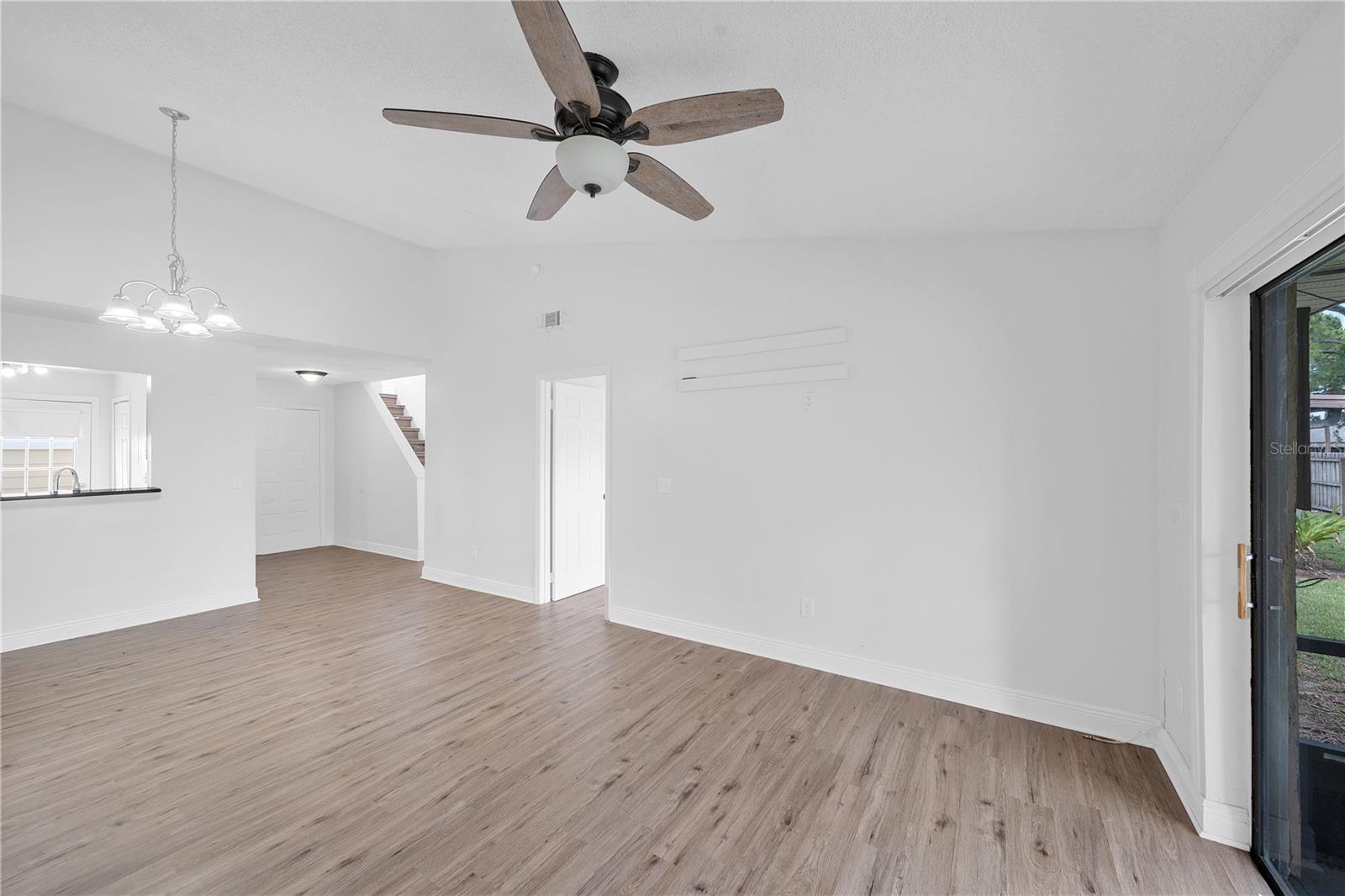 Image 21 of 25 For 86 Silver Park Circle