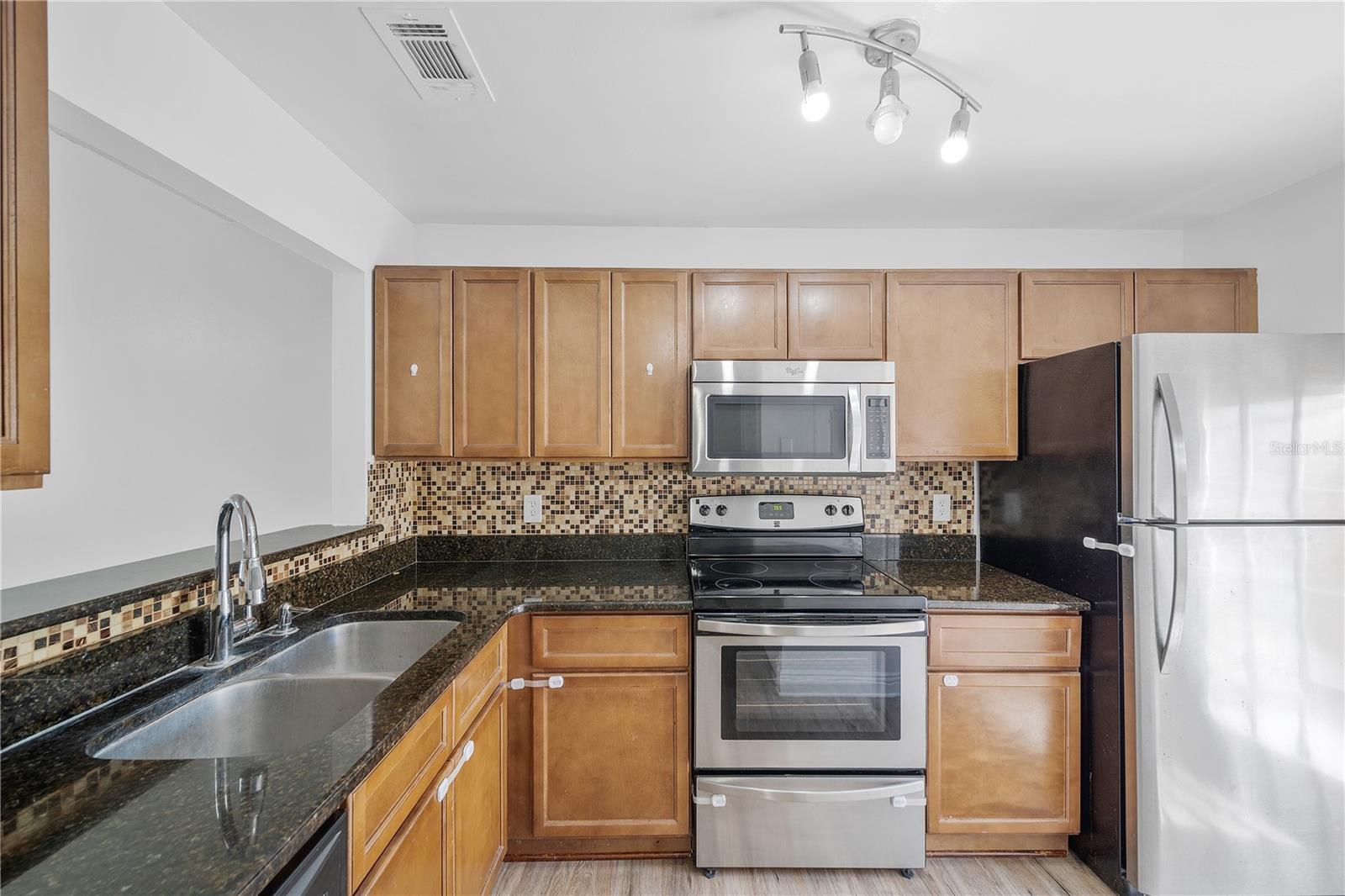 Image 7 of 25 For 86 Silver Park Circle