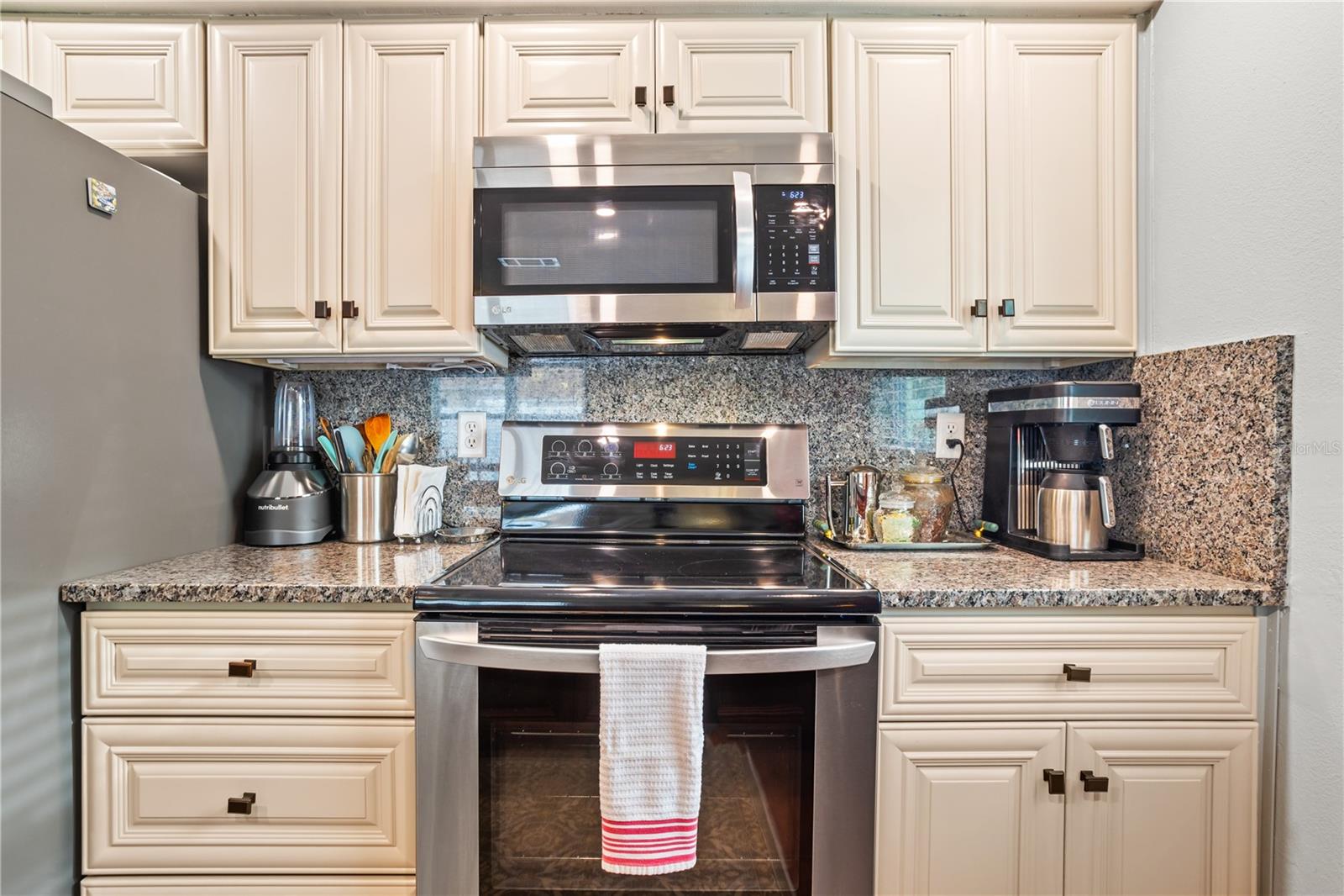 Image 10 of 37 For 7837 Edinburgh Drive