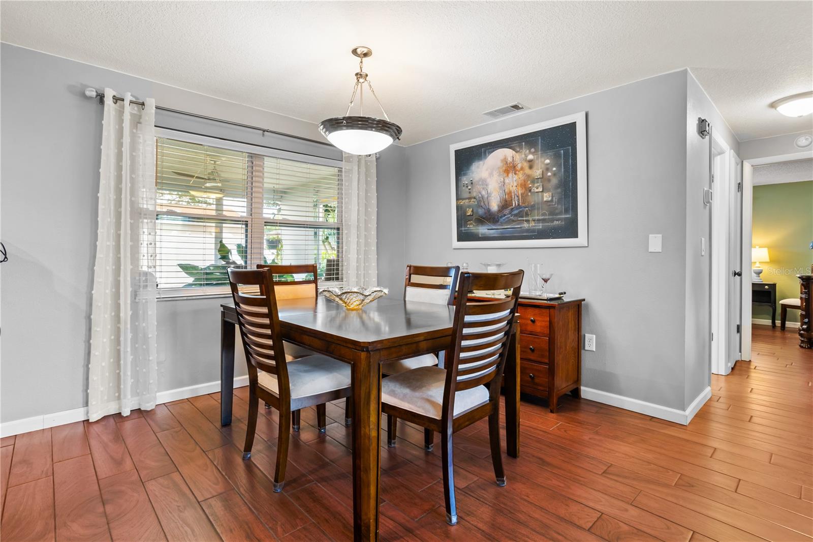 Image 7 of 37 For 7837 Edinburgh Drive