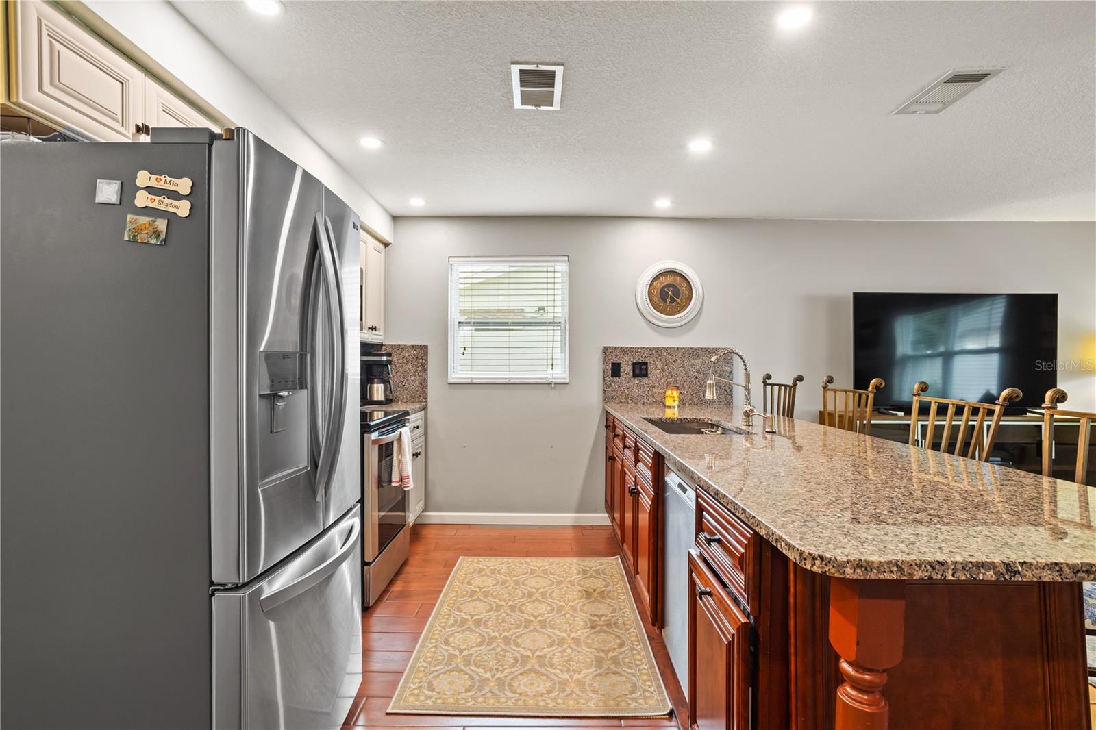 Image 9 of 37 For 7837 Edinburgh Drive