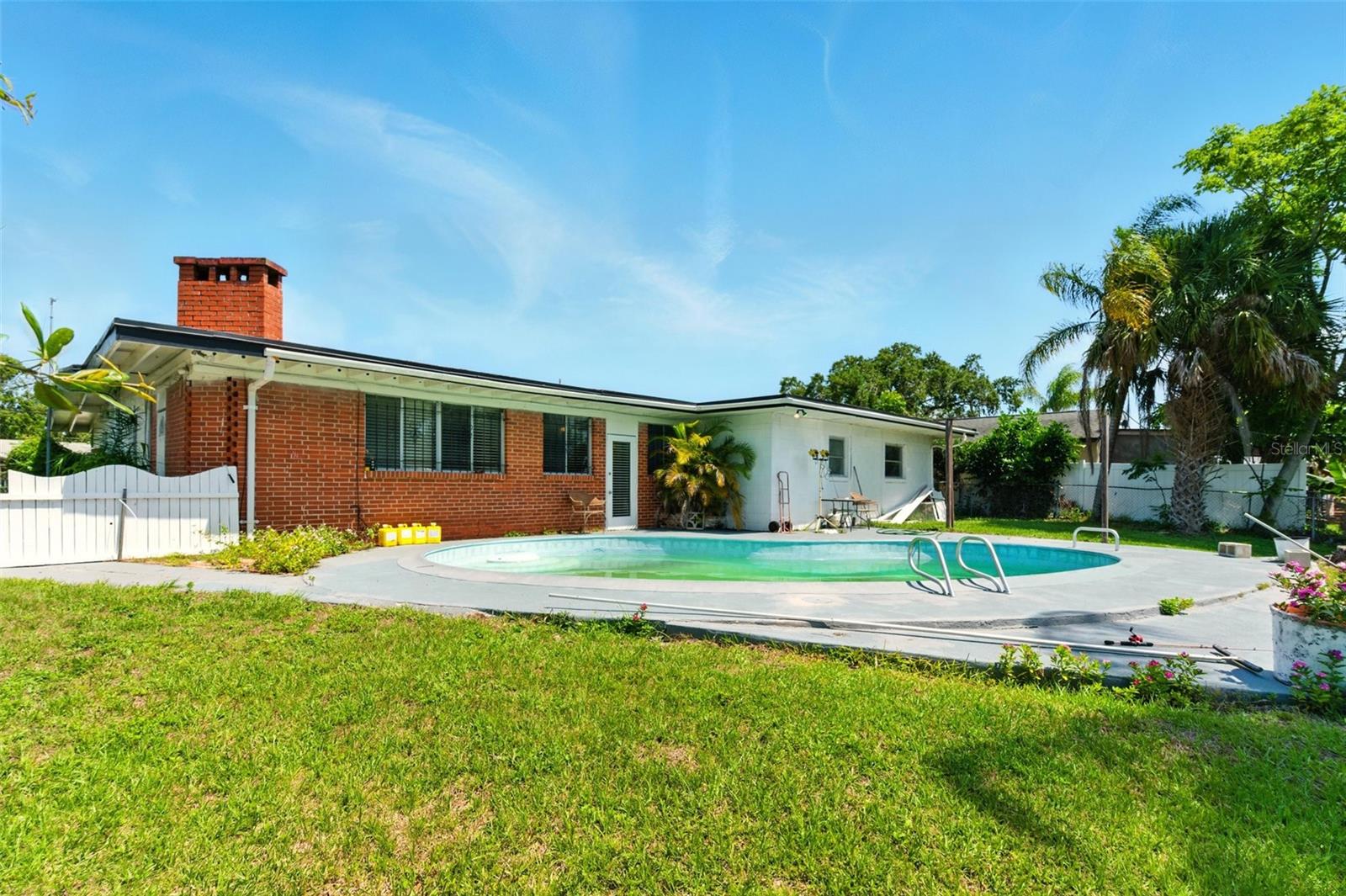 Image 4 of 24 For 2504 Caribbean Court